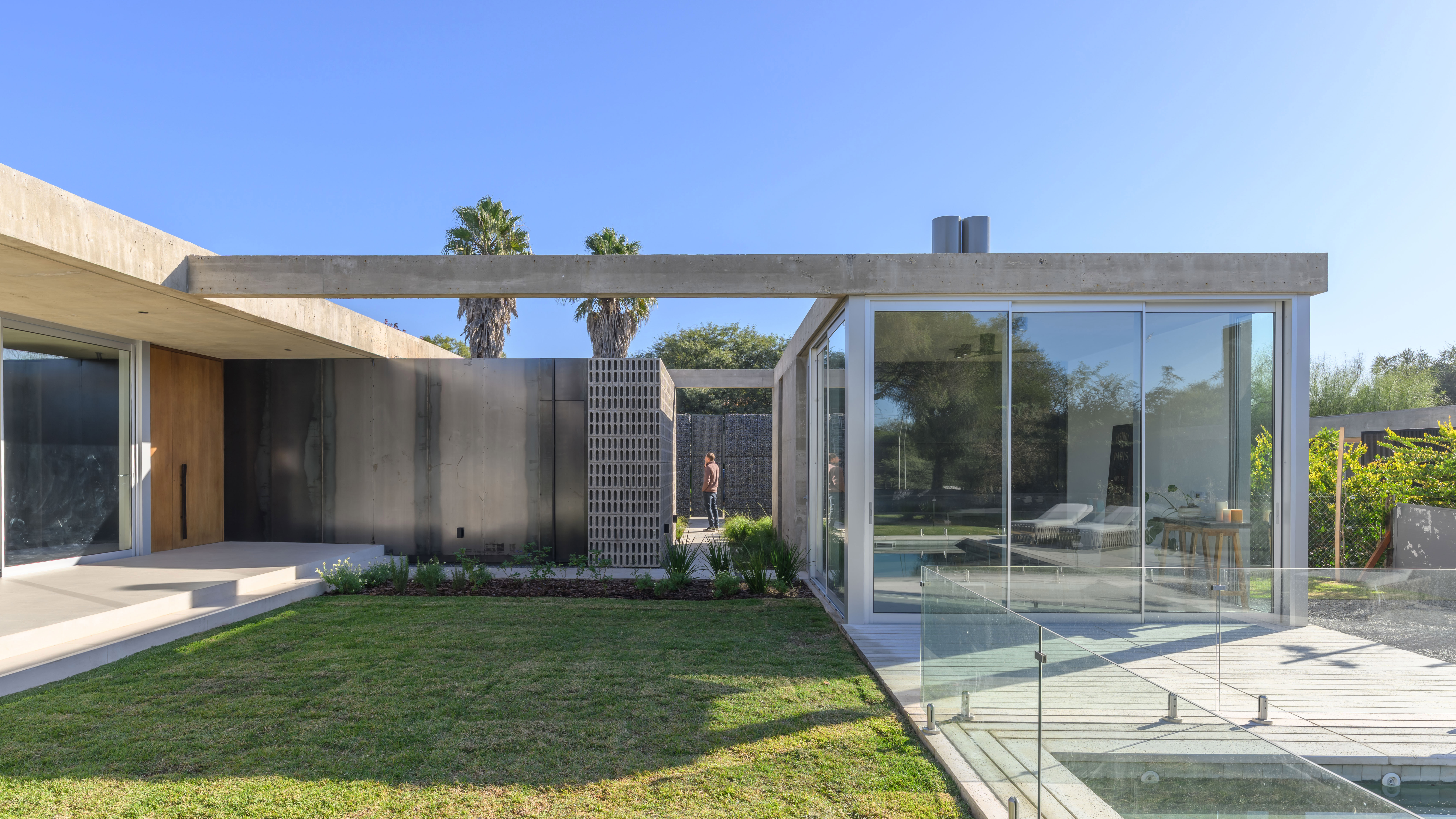 Contemporary Introspection - Casa Gavion by AR Arquitectos