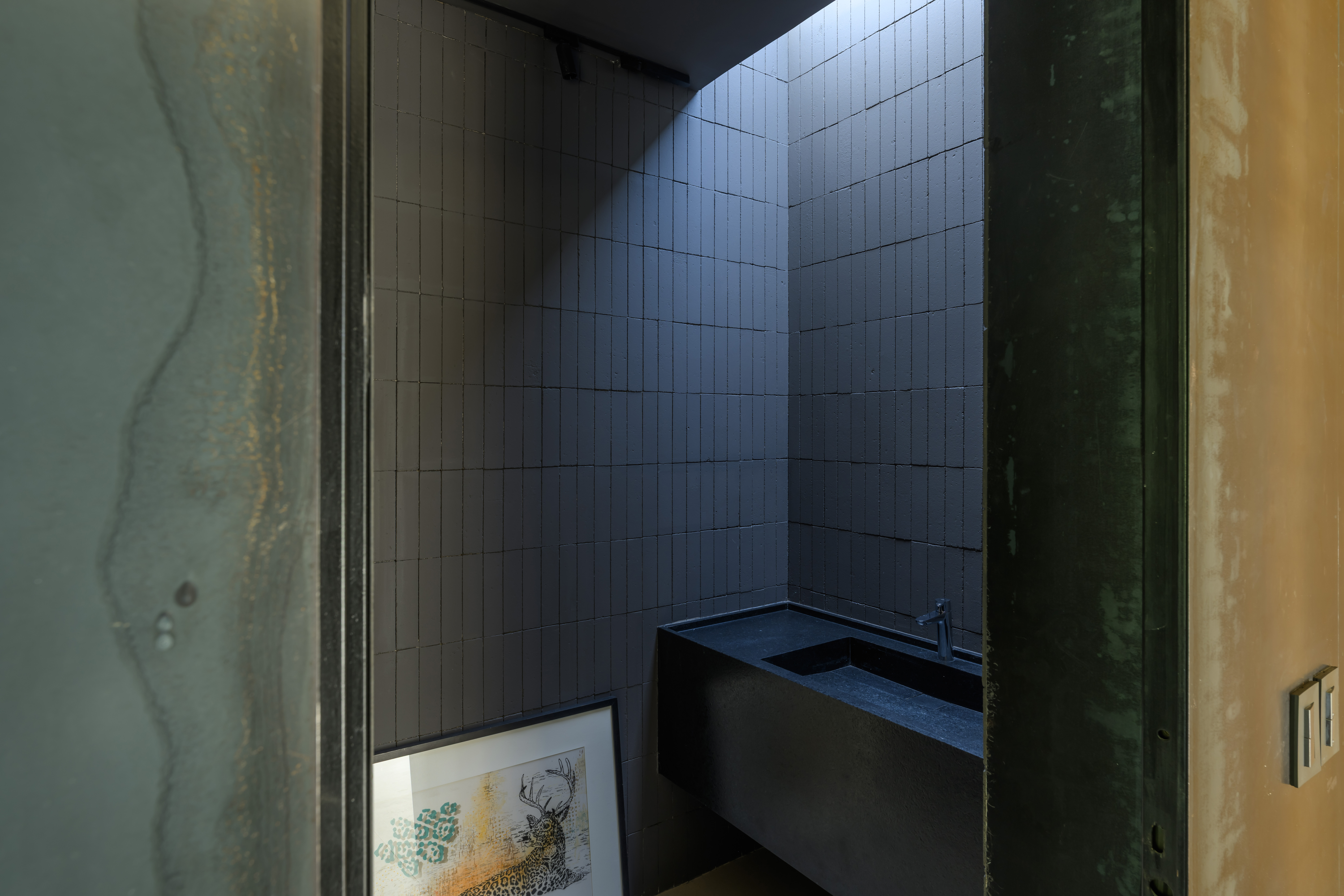 Contemporary Introspection - Casa Gavion by AR Arquitectos