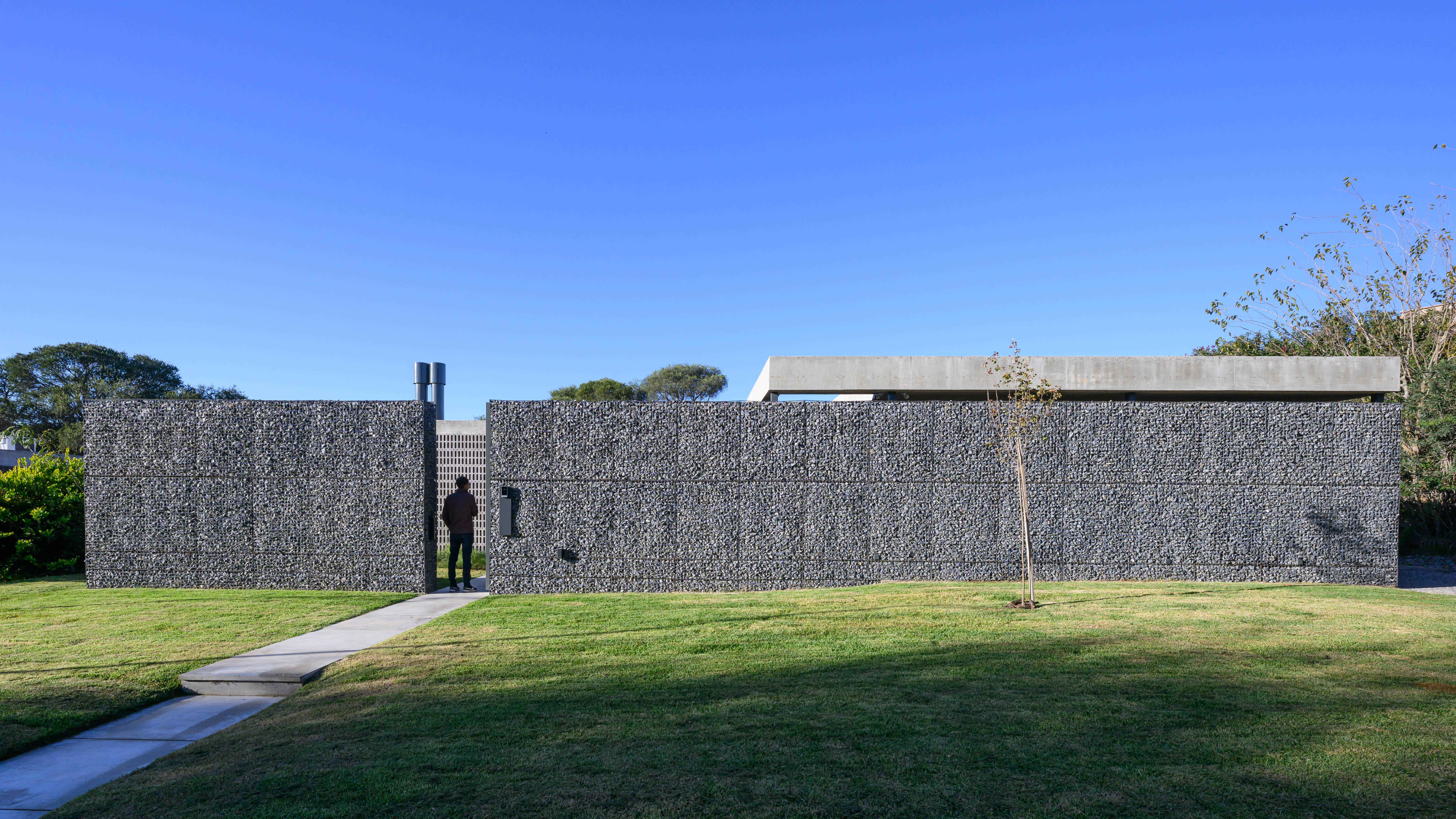 Contemporary Introspection - Casa Gavion by AR Arquitectos