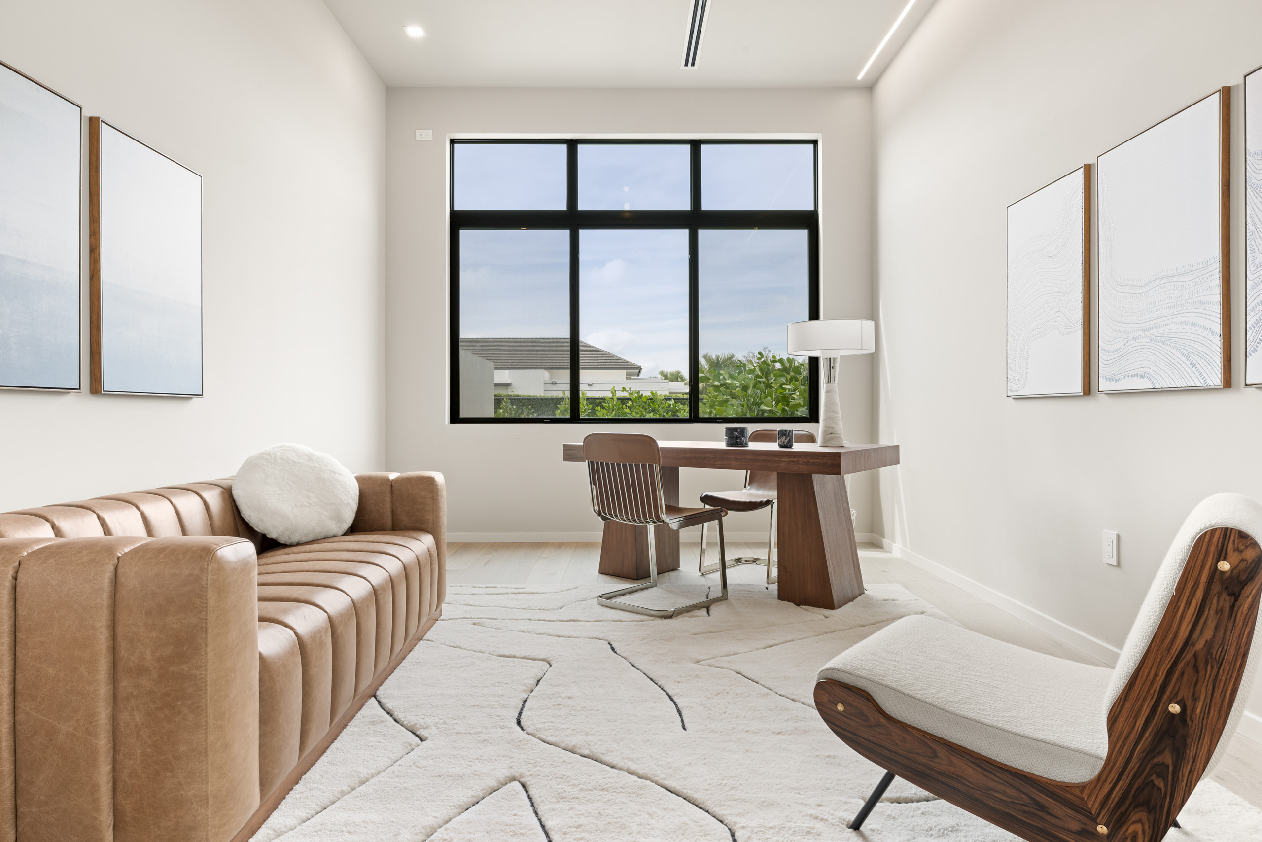 A Balance of Bold Contrasts – Oak Park by RIVA Spain
