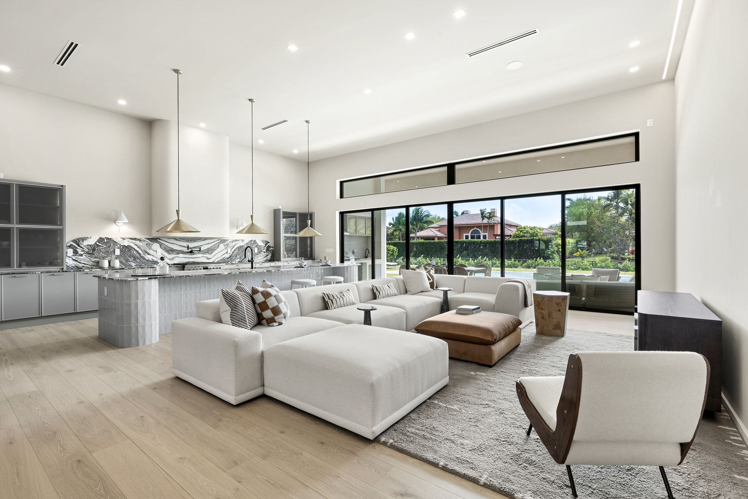 A Balance of Bold Contrasts – Oak Park by RIVA Spain
