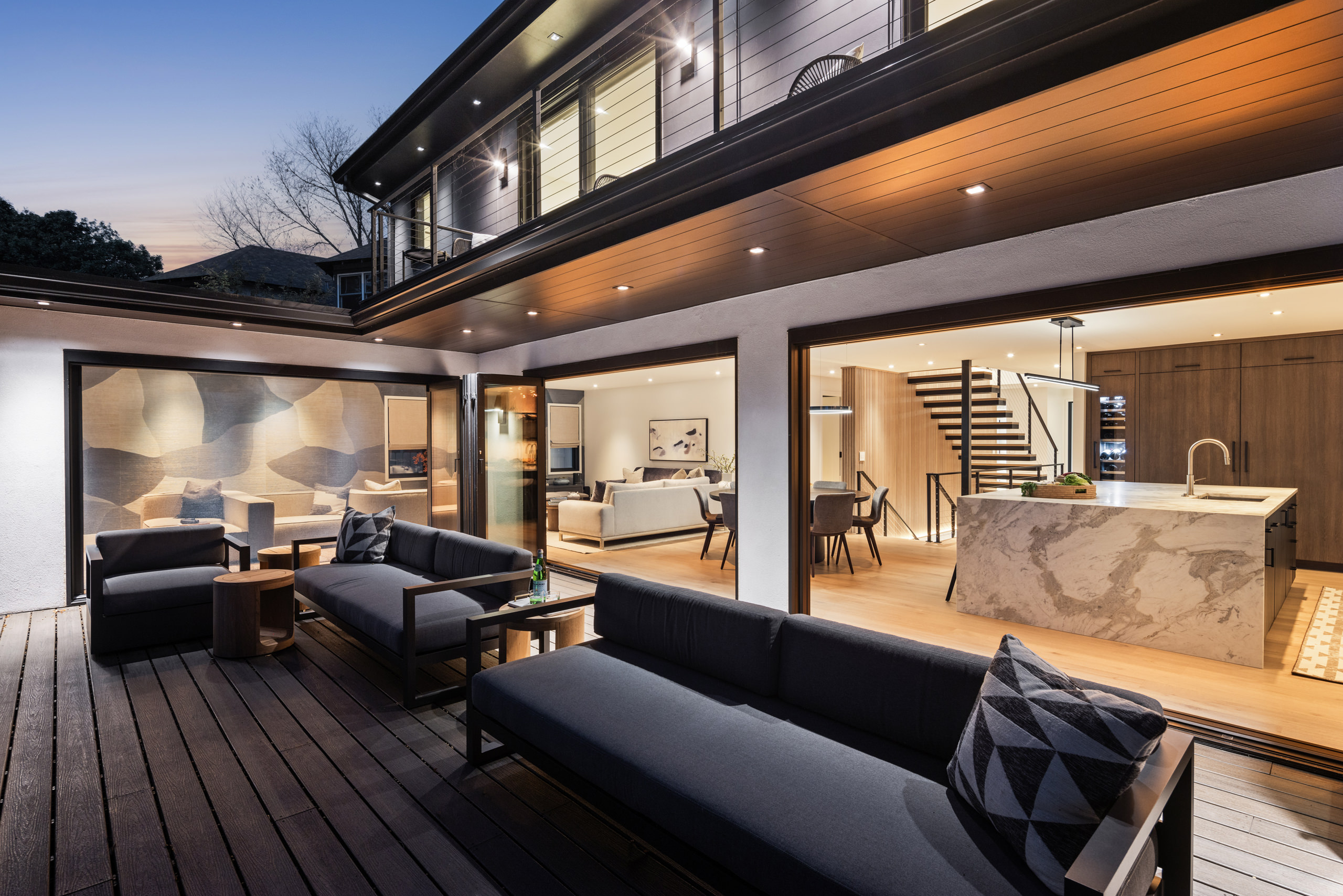 A Lakeside Home Grounded in Oak – Minnesota Residence by RIVA Spain