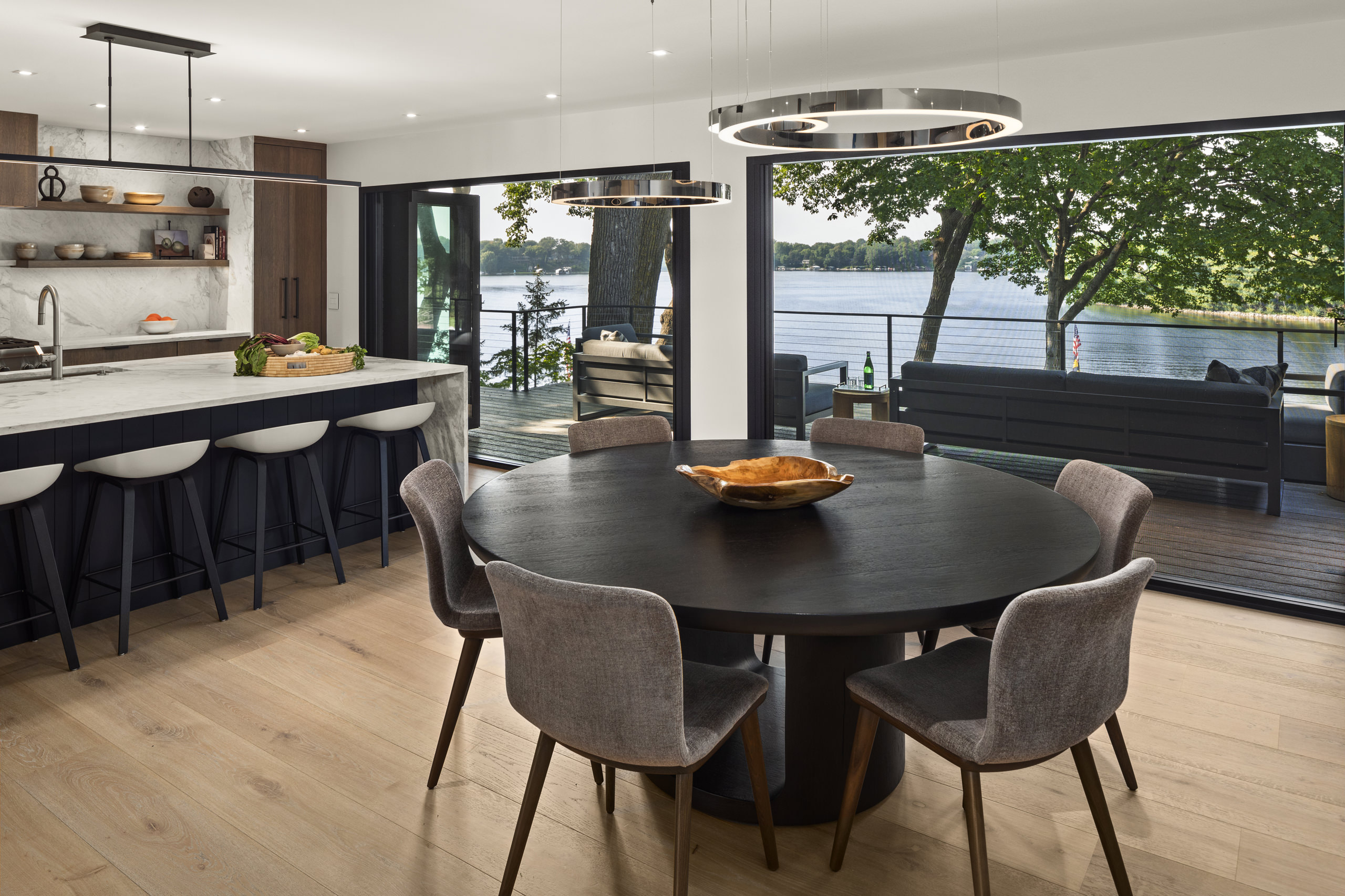 A Lakeside Home Grounded in Oak – Minnesota Residence by RIVA Spain