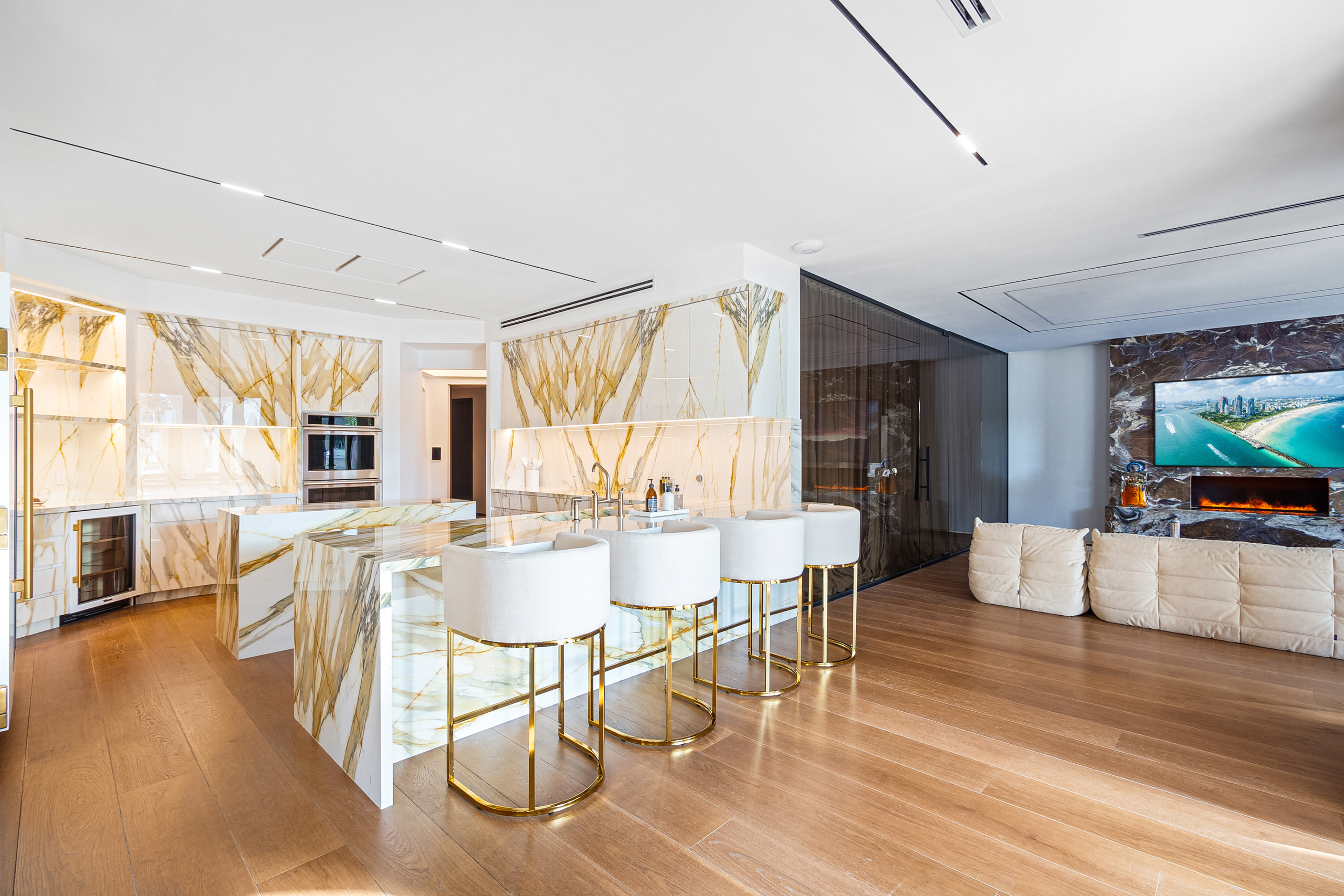 Golden Continuity – Allison Island Residence by RIVA Spain