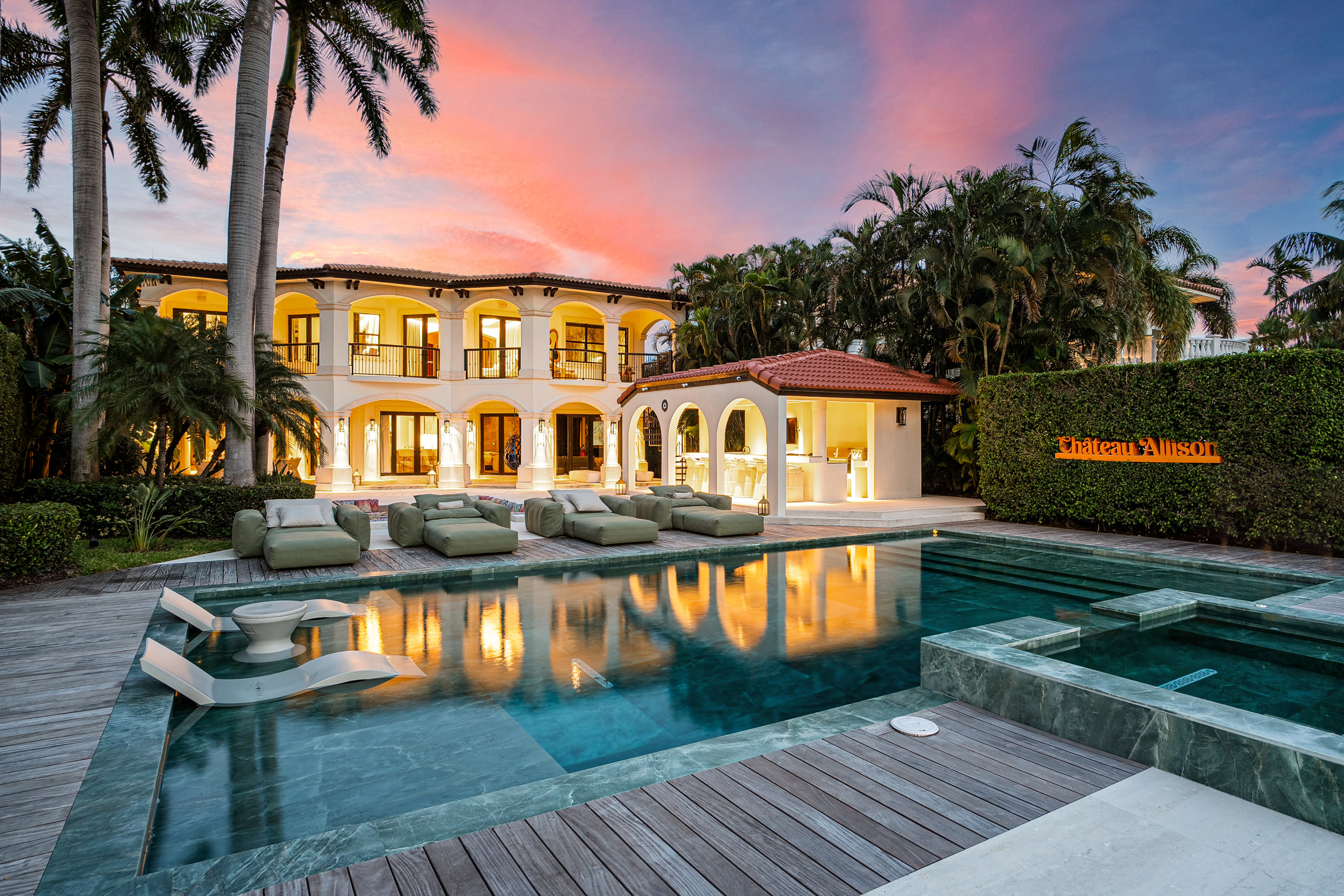 Golden Continuity – Allison Island Residence by RIVA Spain