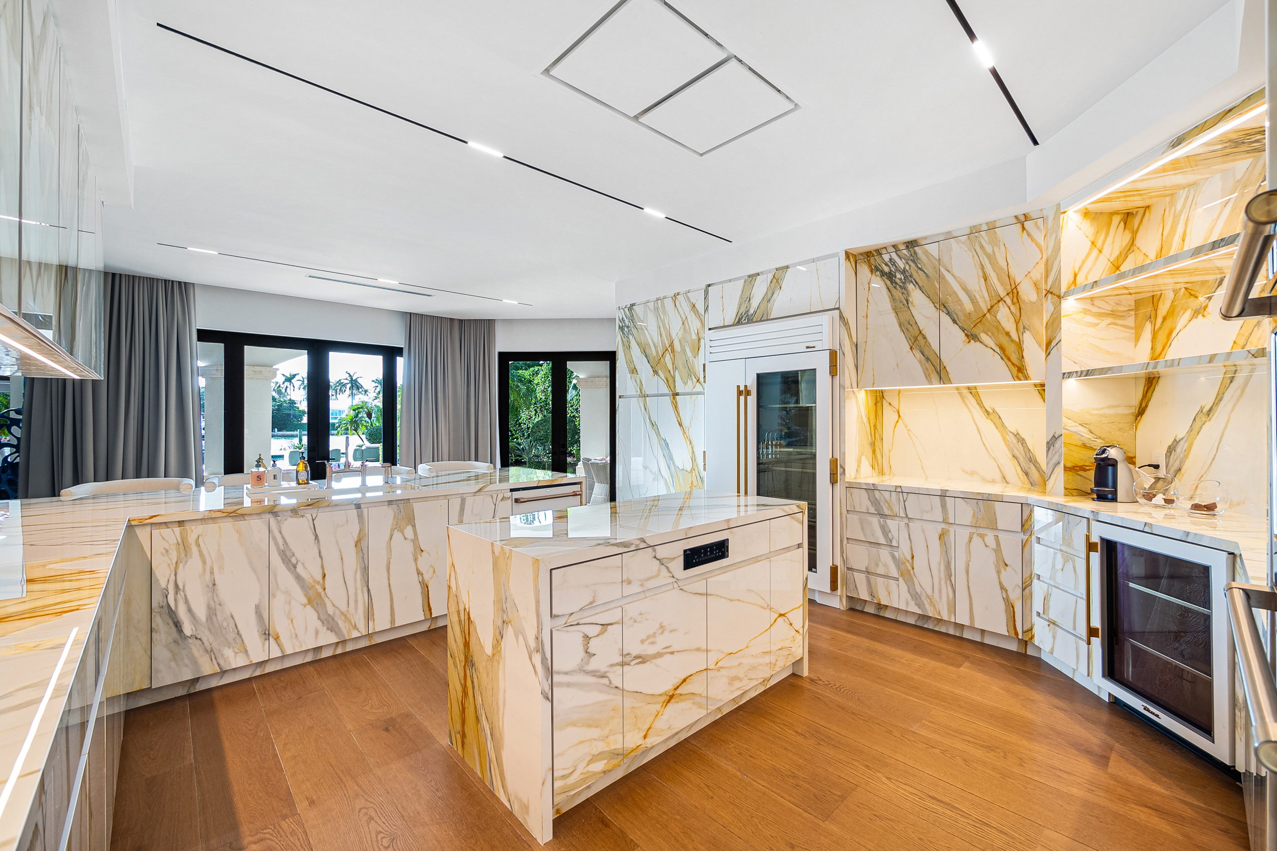 Golden Continuity – Allison Island Residence by RIVA Spain