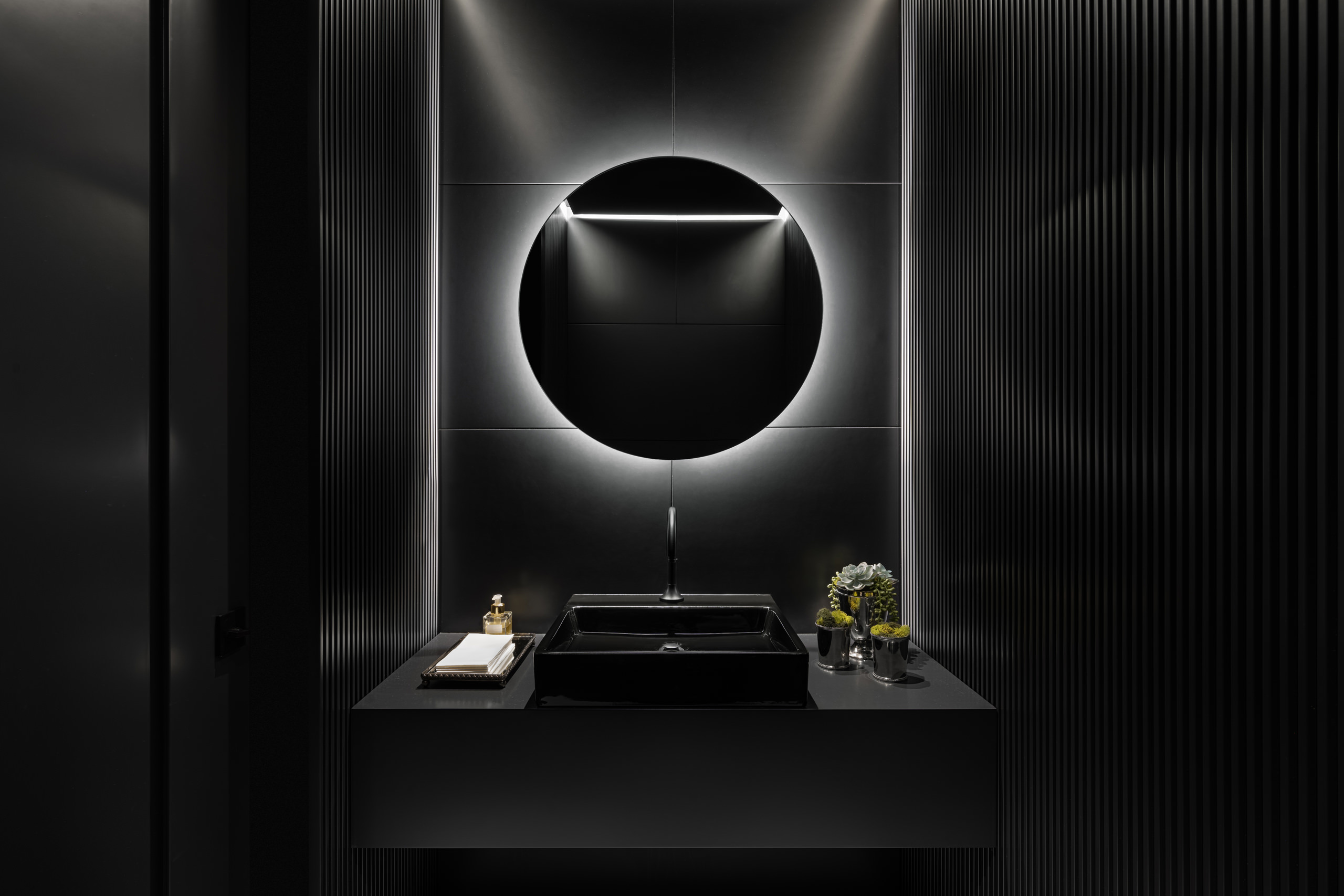 A Vision of Elegance – Penthouse Nero by Select Interior Design