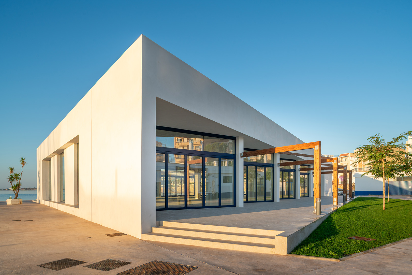 Functionality and Aesthetics - Port de l'Ampolla by SOQ Arquitectura + Escura Arquitectos