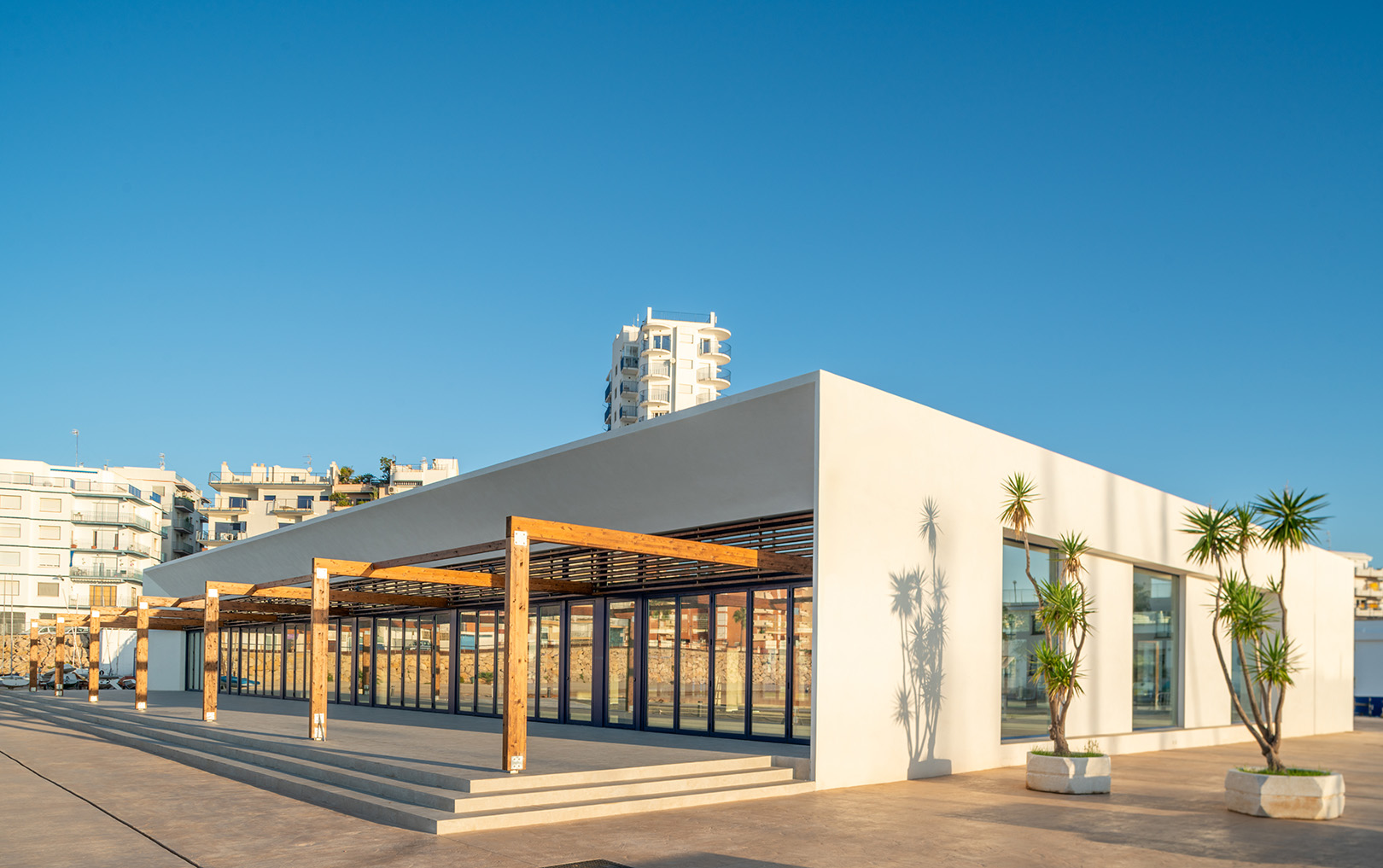 Functionality and Aesthetics - Port de l'Ampolla by SOQ Arquitectura + Escura Arquitectos
