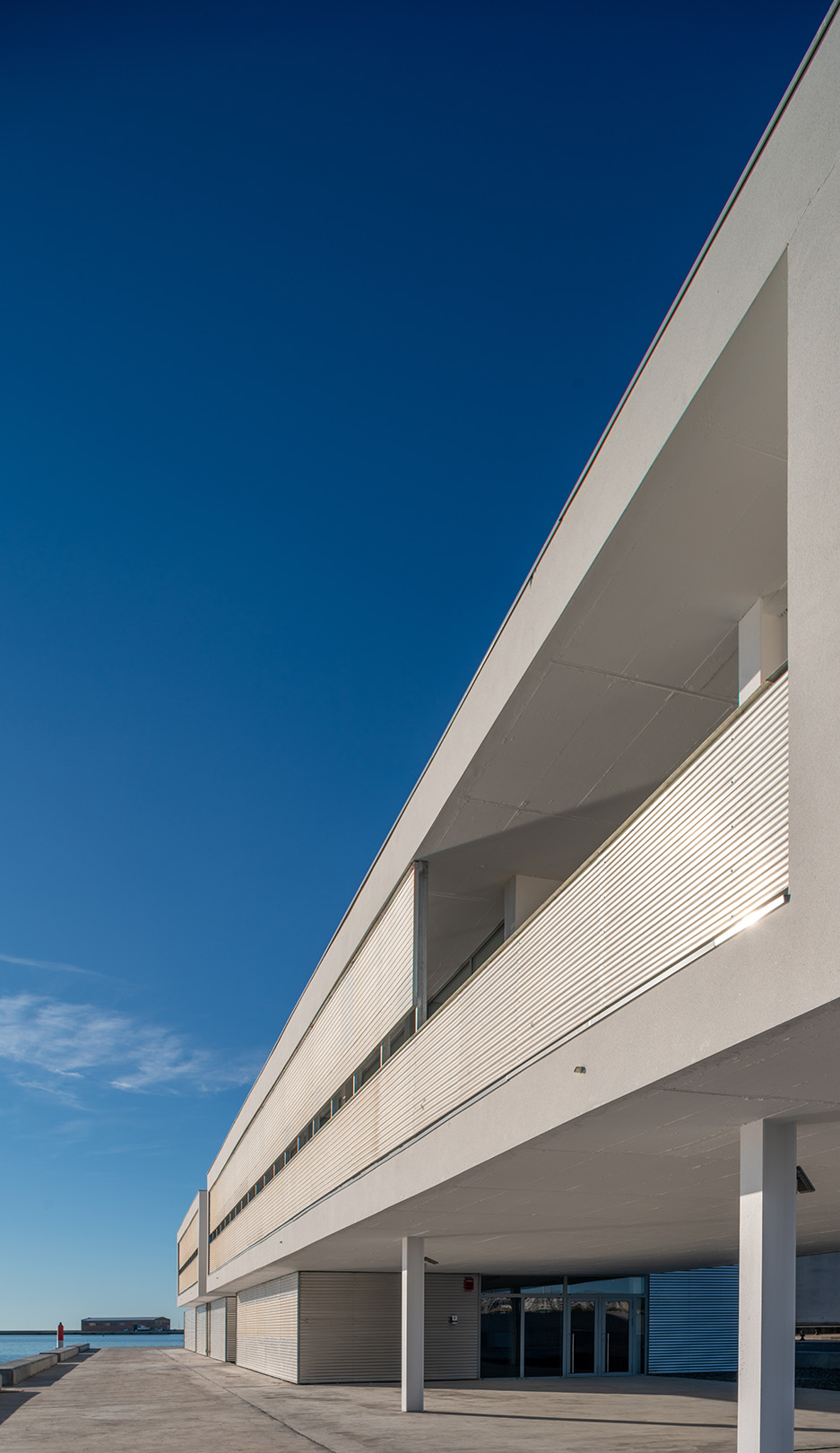 Multifunctional Building – Design Challenges by M6 Arquitectura