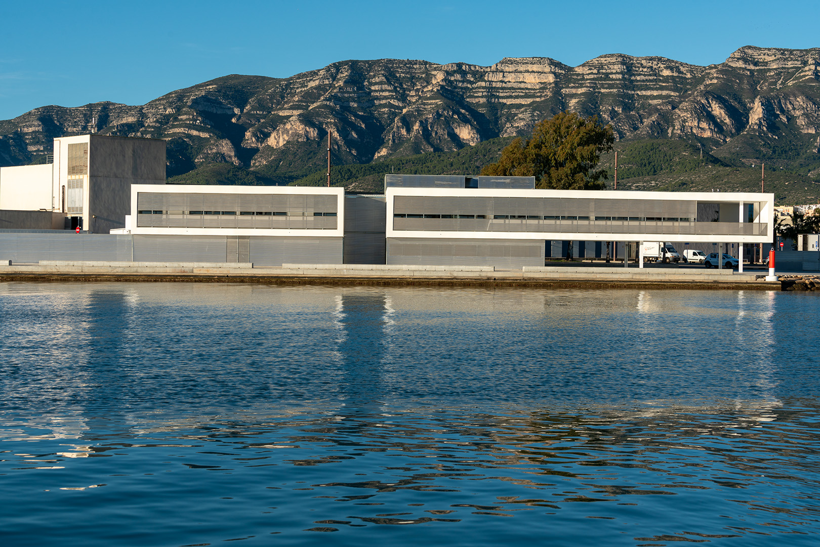 Multifunctional Building – Design Challenges by M6 Arquitectura