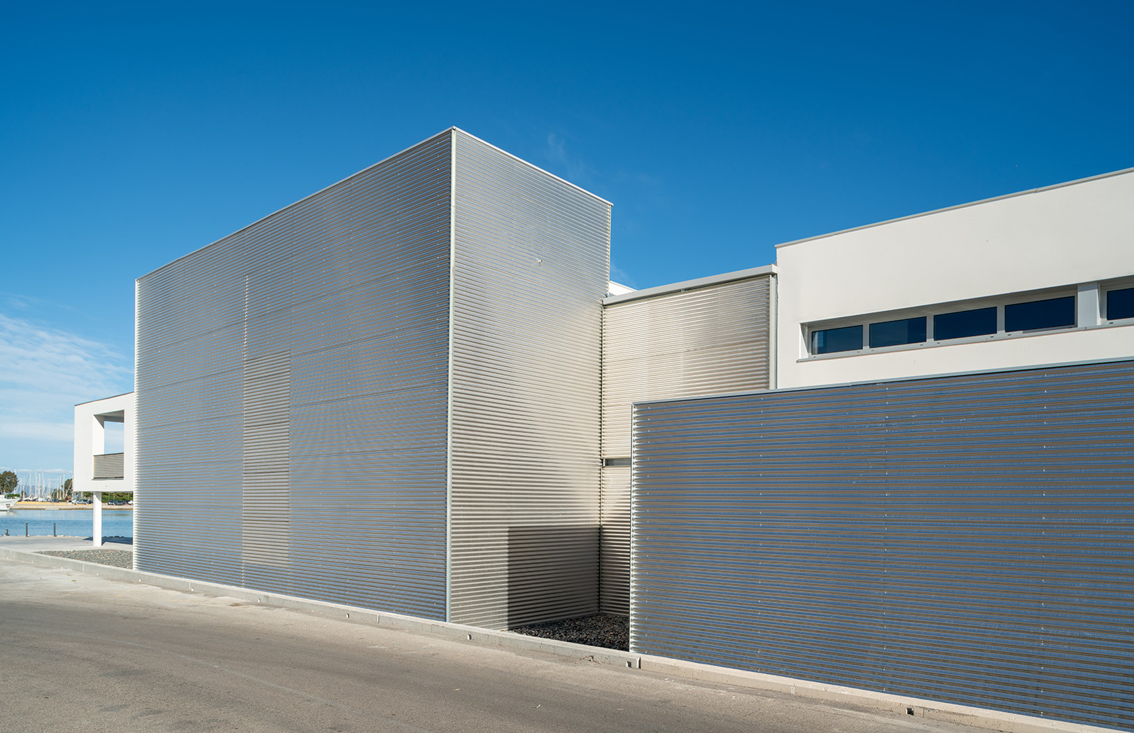 Multifunctional Building – Design Challenges by M6 Arquitectura