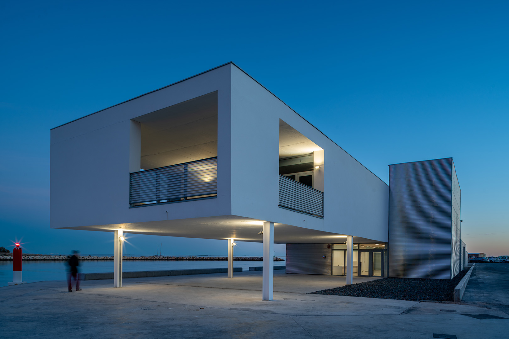 Multifunctional Building – Design Challenges by M6 Arquitectura