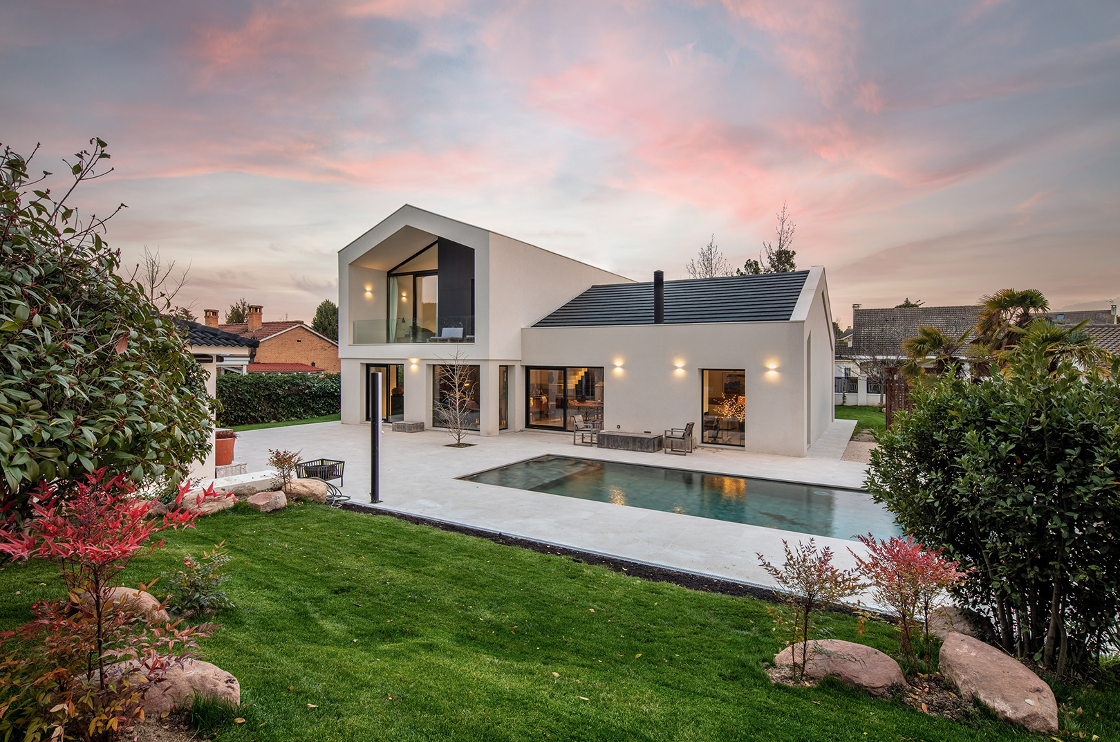 Aesthetic Renovation – Casa Vortex by FH2L Arquitectos