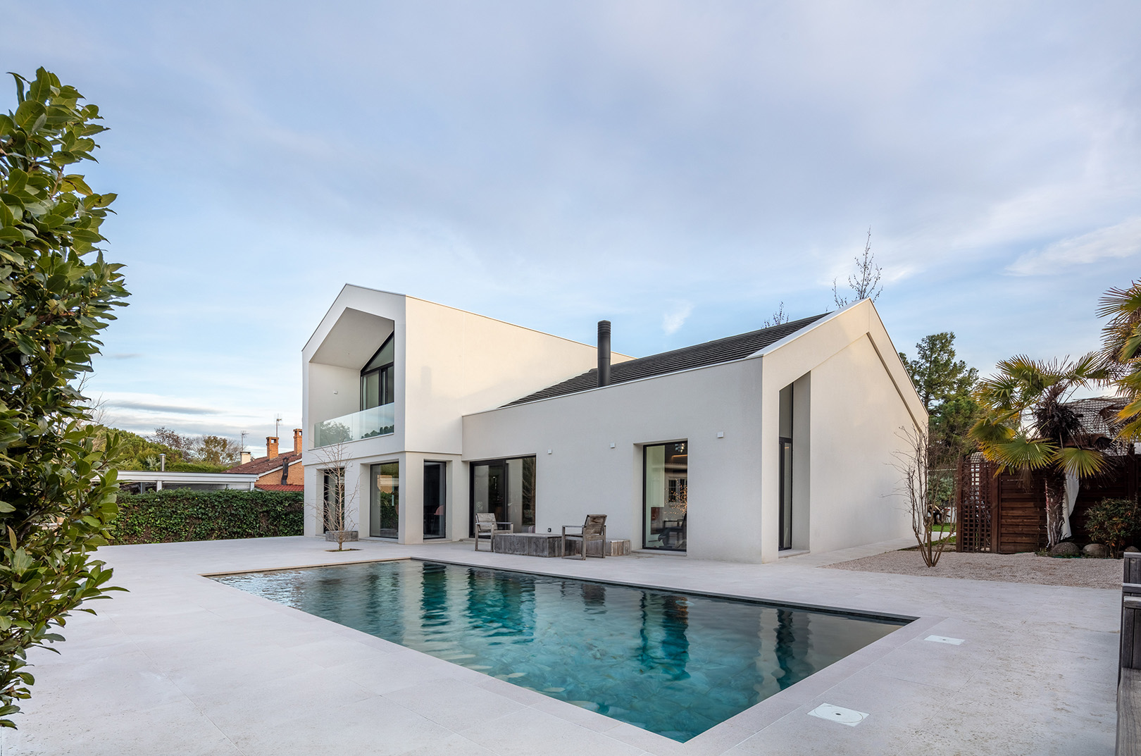 Aesthetic Renovation – Casa Vortex by FH2L Arquitectos