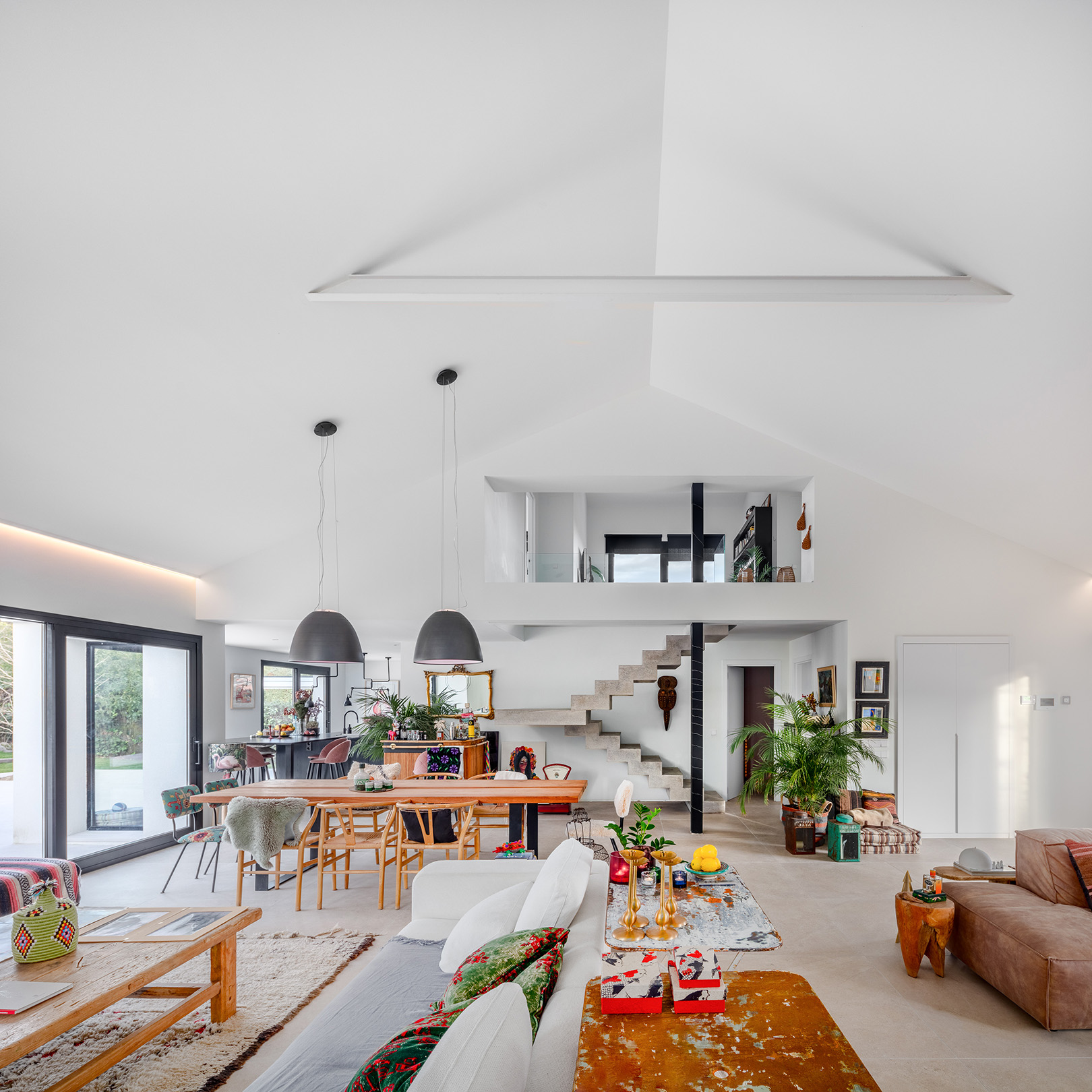 Aesthetic Renovation – Casa Vortex by FH2L Arquitectos