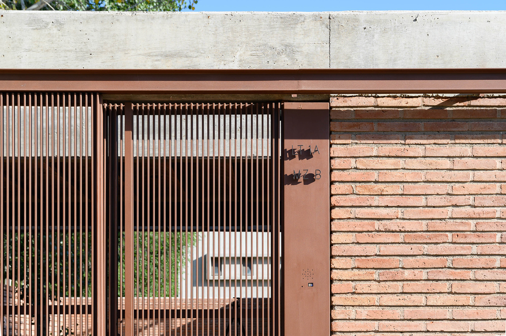 Brick Housing – House PB by A+R Mondejar Arquitectos