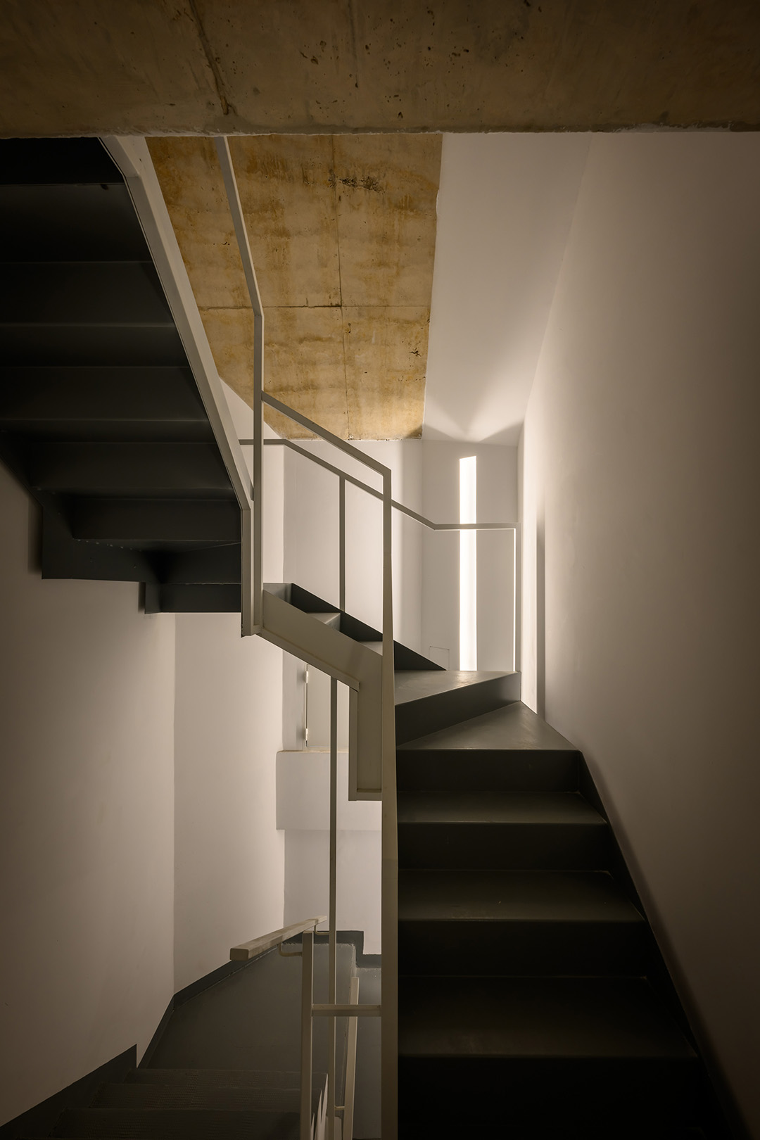 Design and Functionality – Justiniano Building by S_ Estudio