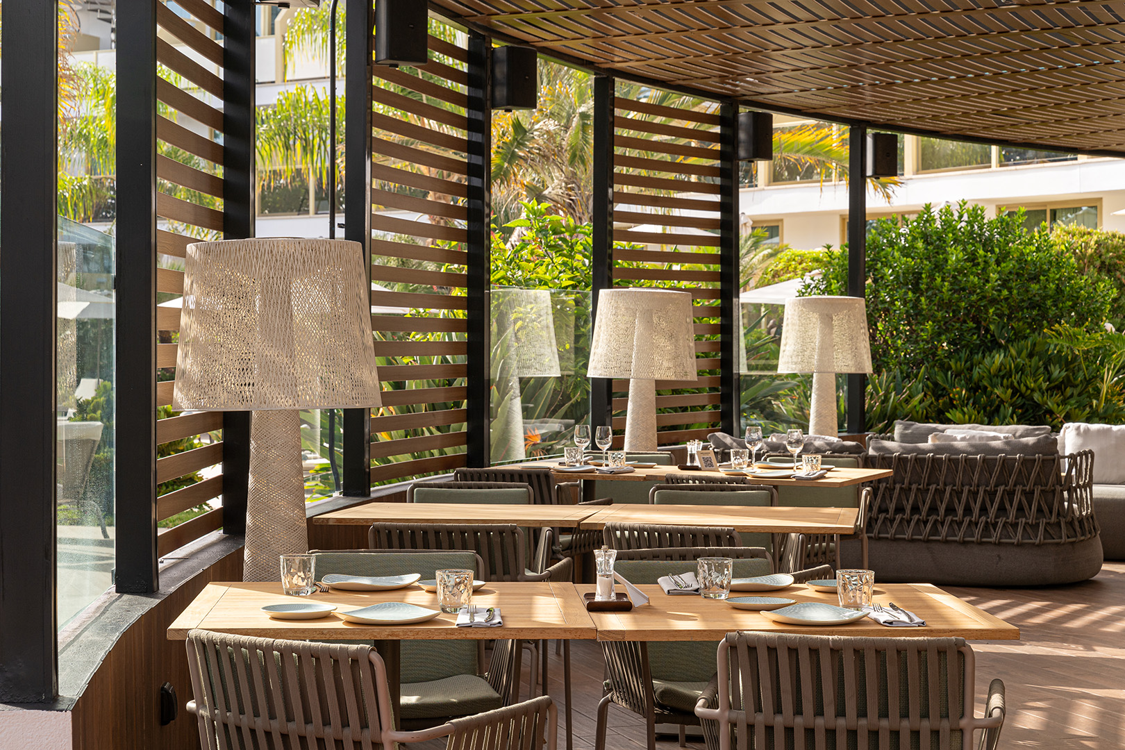 A Luxury Experience – Hotel Sir Anthony by MOEM Studio