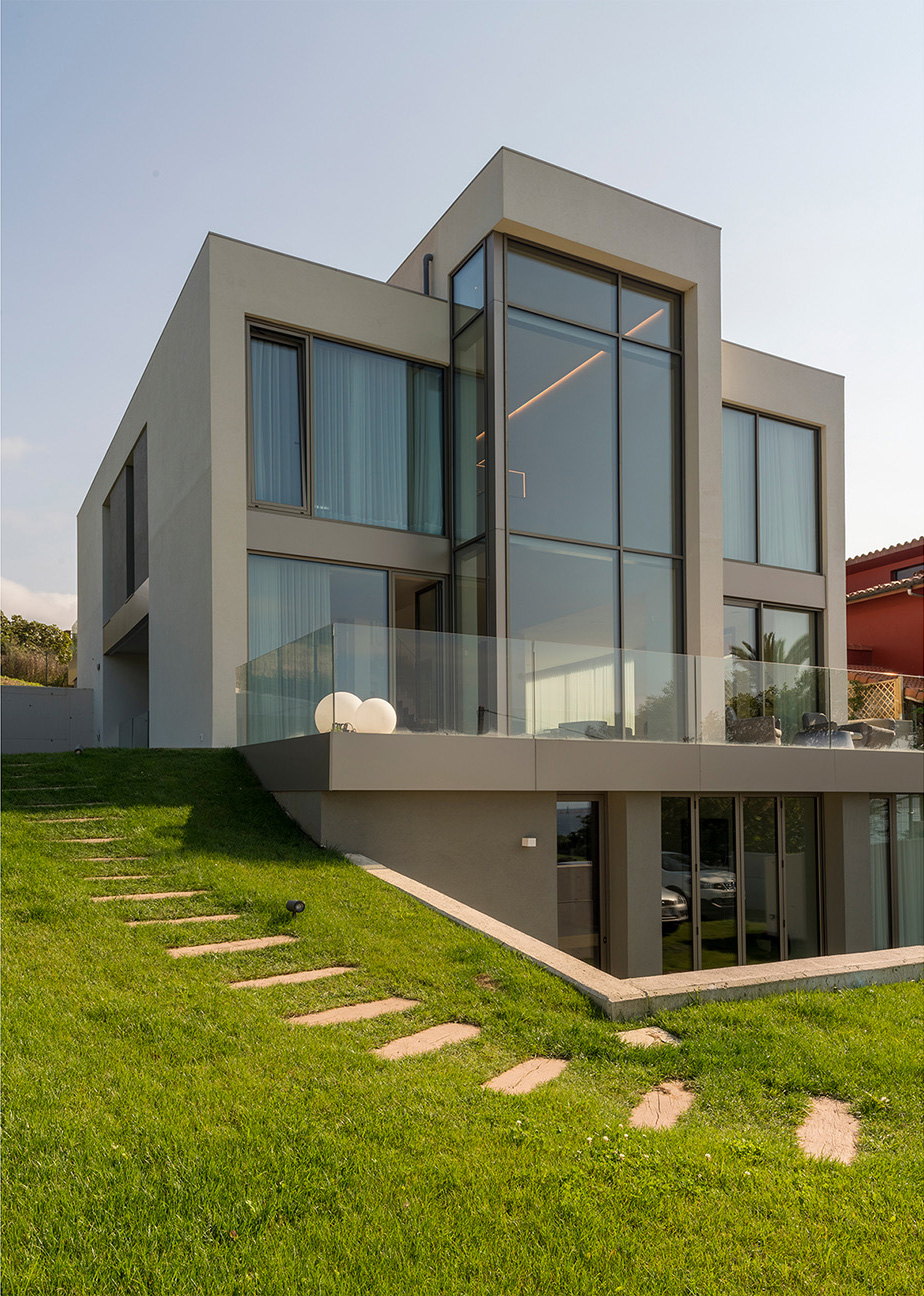 A Triumph of Modern Minimalism – La Providencia Residence by Verónica Durán Arquitecto 