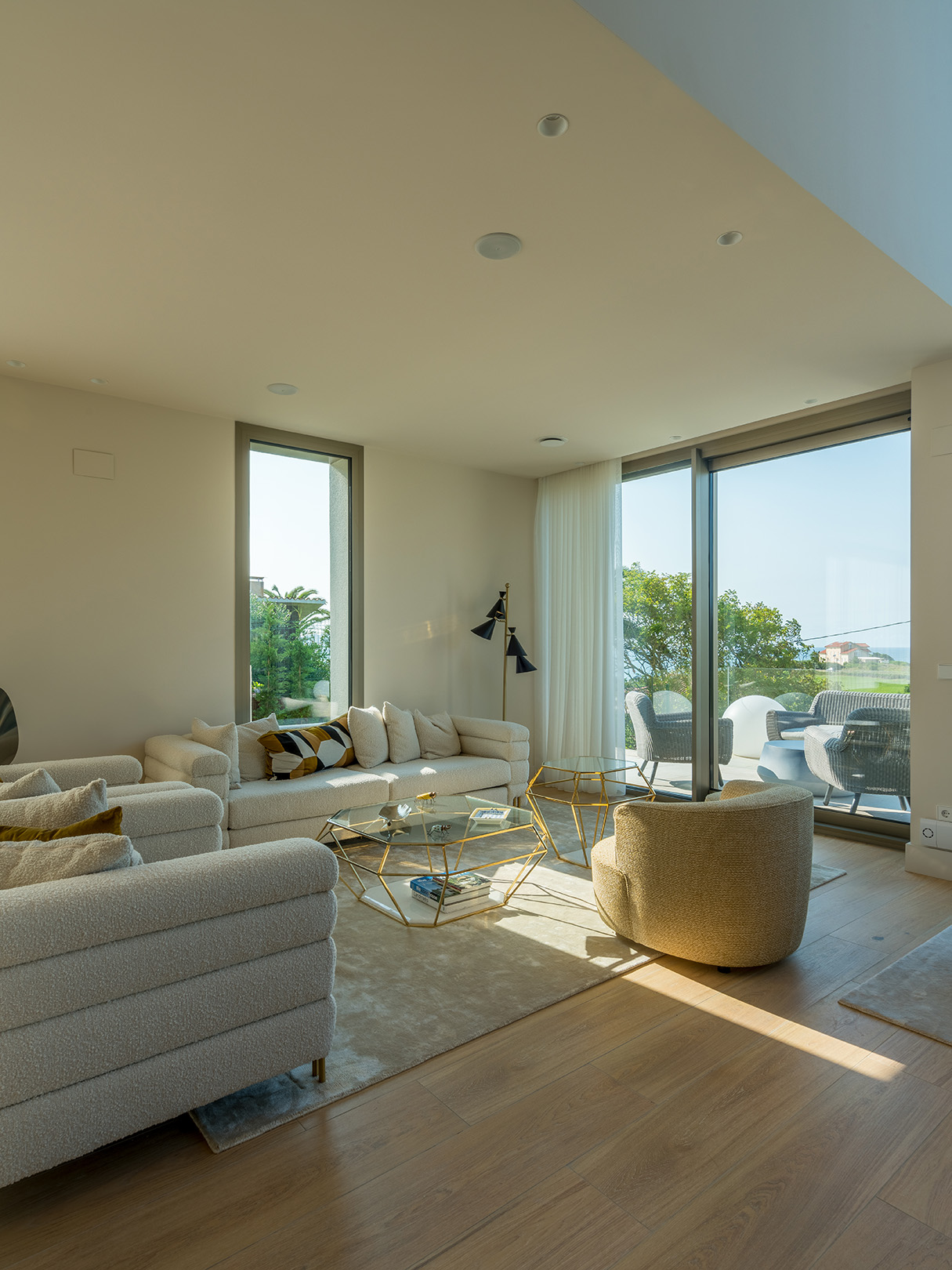 A Triumph of Modern Minimalism – La Providencia Residence by Verónica Durán Arquitecto 