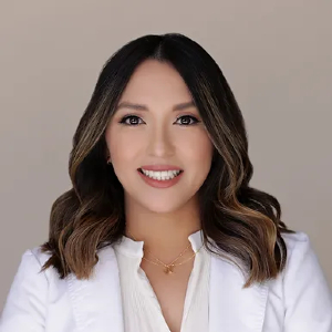 Dr. Lluvia Valenzuela DDS