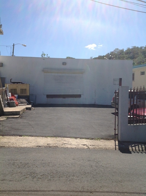 Edificio Industrial Bo. Santa Rosa, Guaynabo — Guaynabo, Puerto Rico