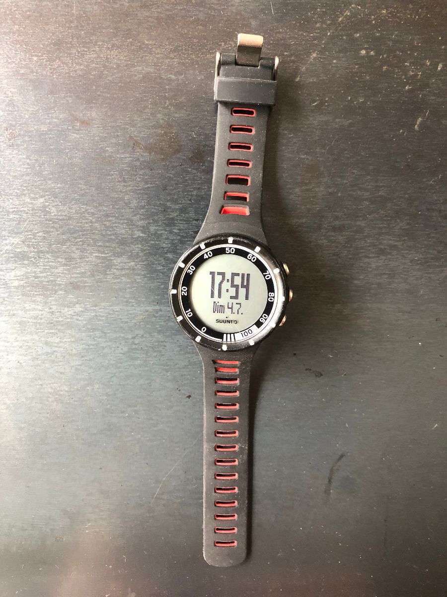 Montres gps de TrailRunning 7 Matte Black Titanium Suunto Campsider