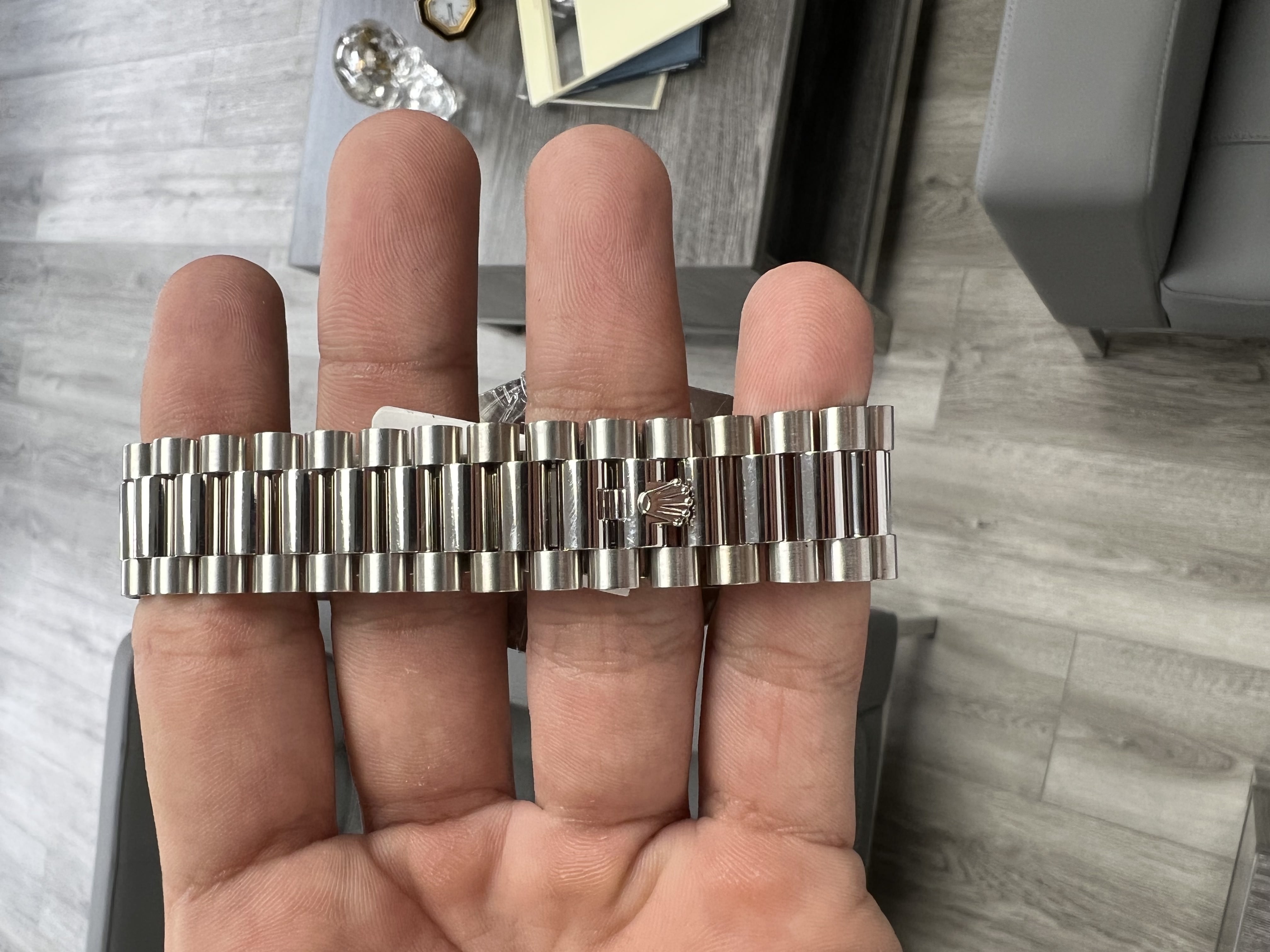 Expensive Stainless Steel And Crystals Watch Band LB1232_K0001337 main image 1