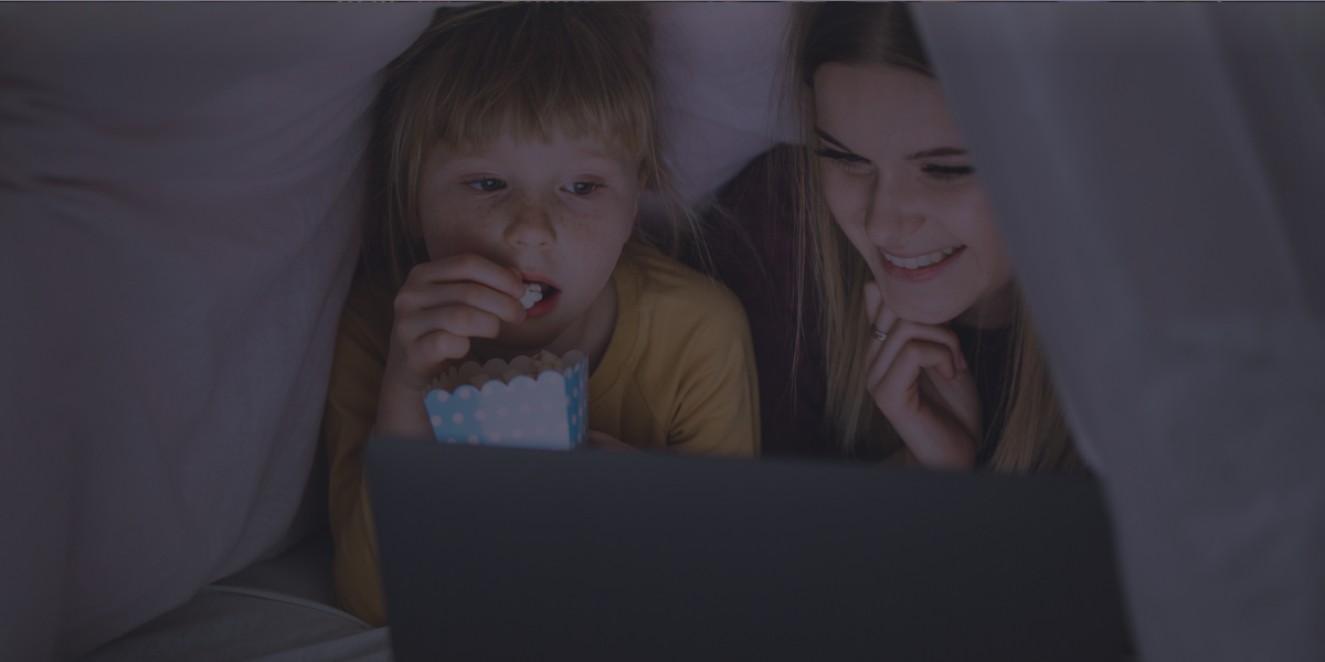hermanas mirando Disney + - Compartir suscripción con Lank