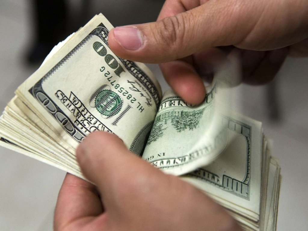 Con nuevas medidas cambiarias, el BCRA aplacó la suba del dólar (Infobae)