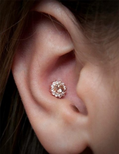 Diamantes y piedras preciosas son algunas de las opciones para las orejas