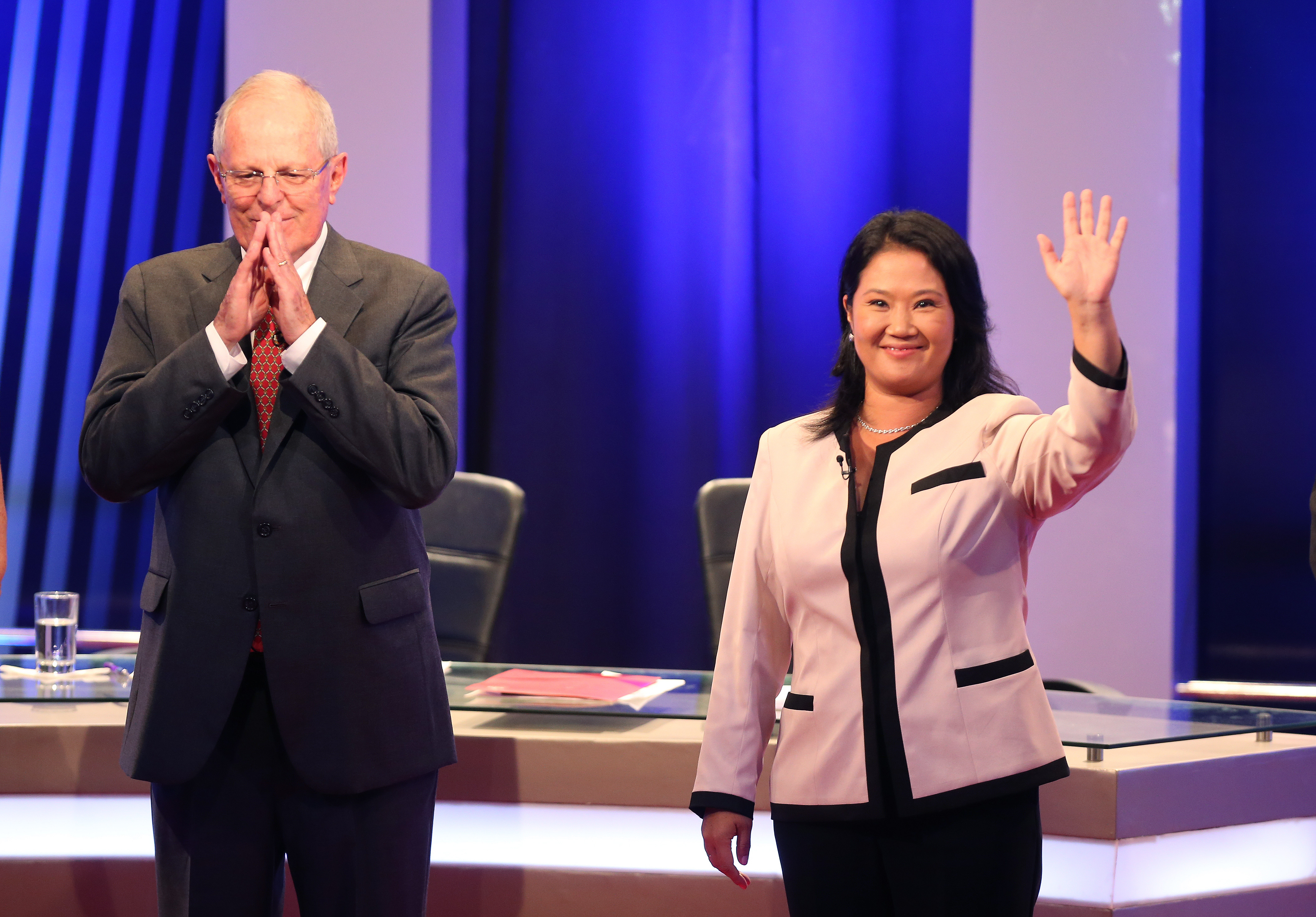 Los candidatos en el primer debate presidencial (EFE)