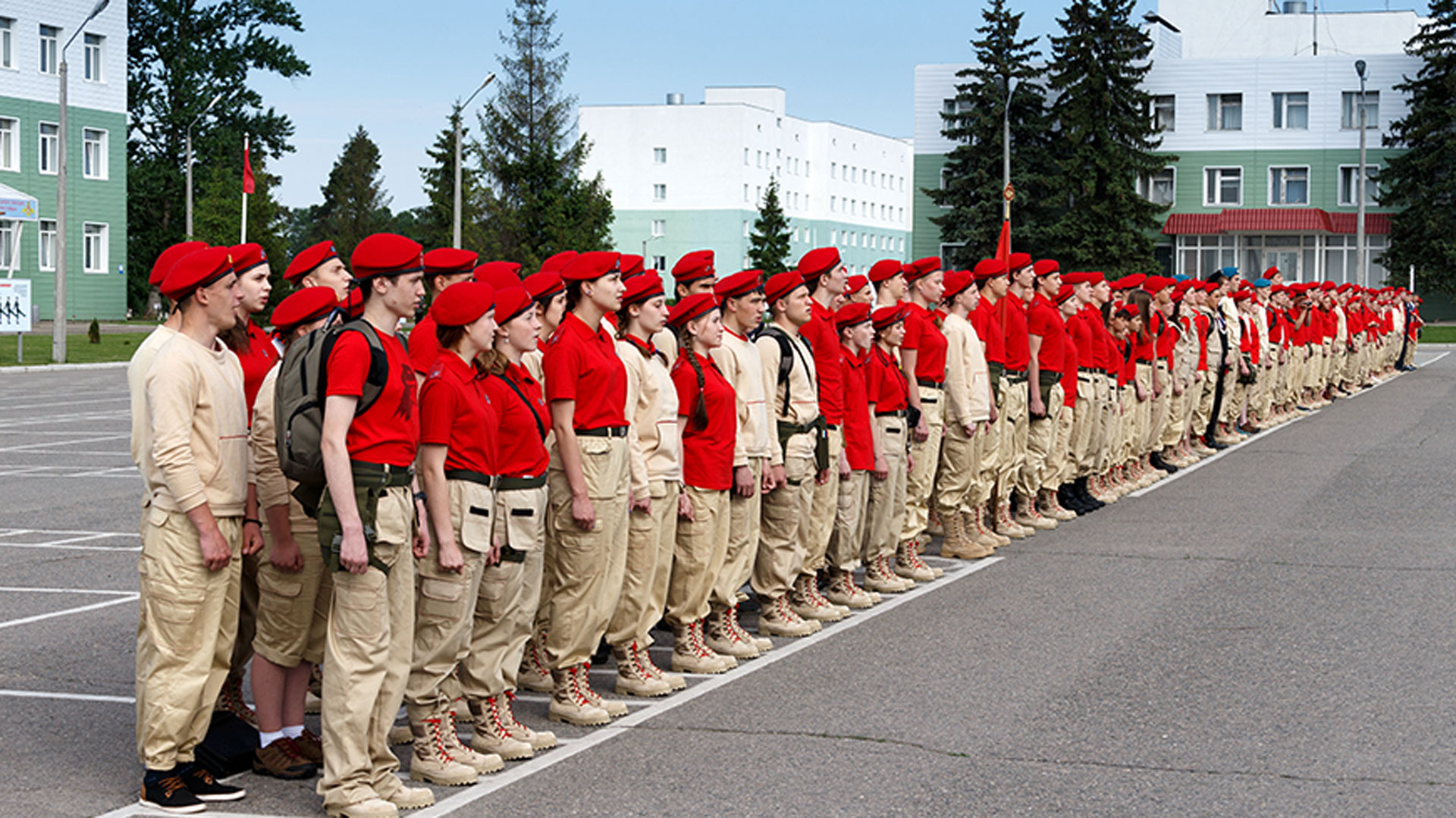 Desde el Ministerio de Defensa rechazaron las acusaciones y aseguran que estos jóvenes son el futuro brillante de Rusia