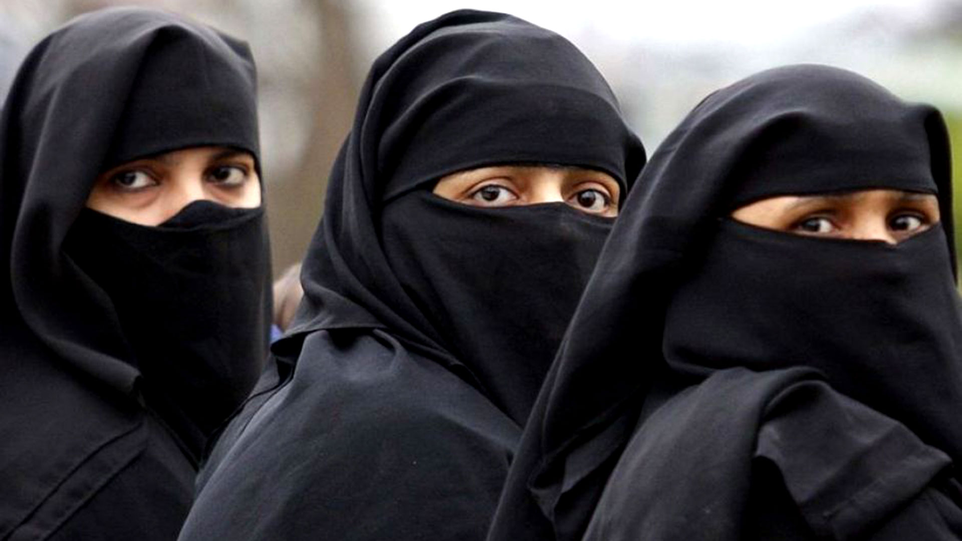 Bulgaria prohibió la burka y la niqab, las vestimentas musulmanas que ocultan el rostro de las mujeres - Infobae