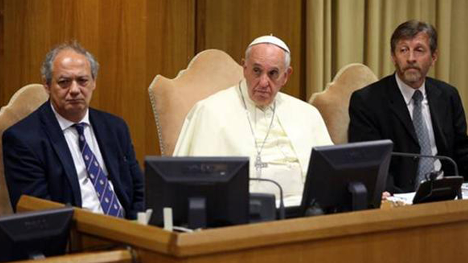 El papa Francisco con los directivos de la ONG Schollas Ocurrentes
