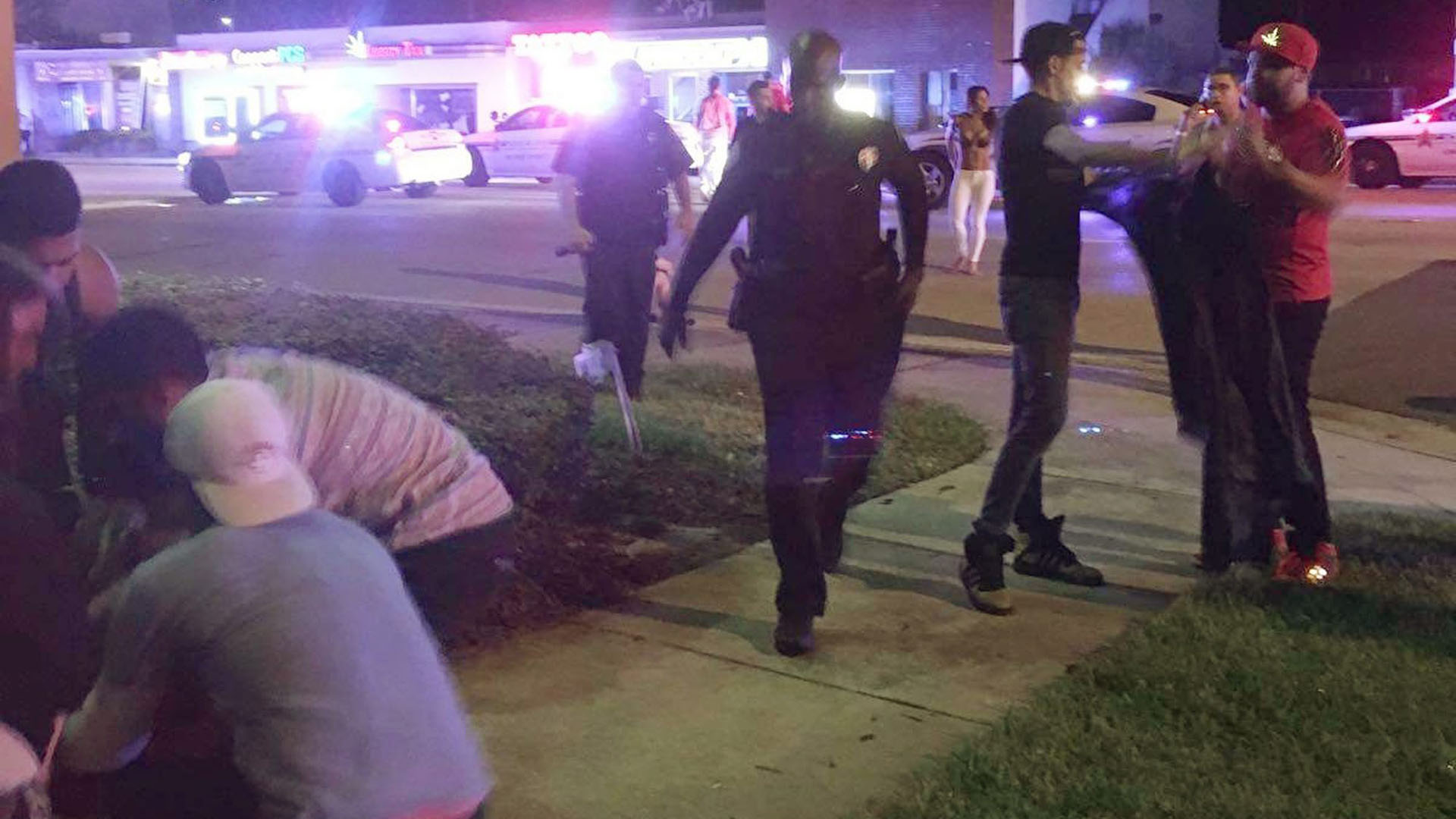 Las autoridades confirmaron que ya hay al menos 20 muertos y 42 heridos (EFE)