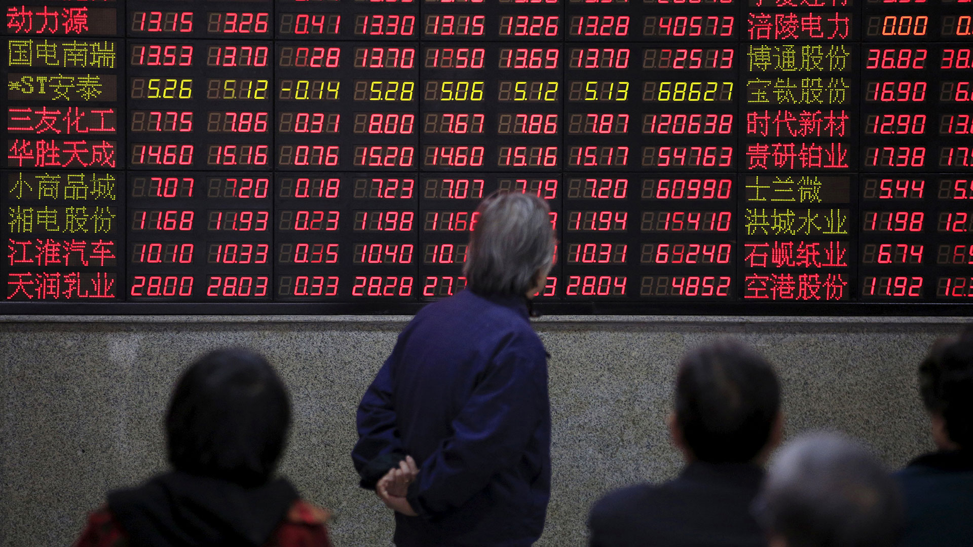 La Bolsa de Shanghai tuvo un cierre de año negro (Reuters)