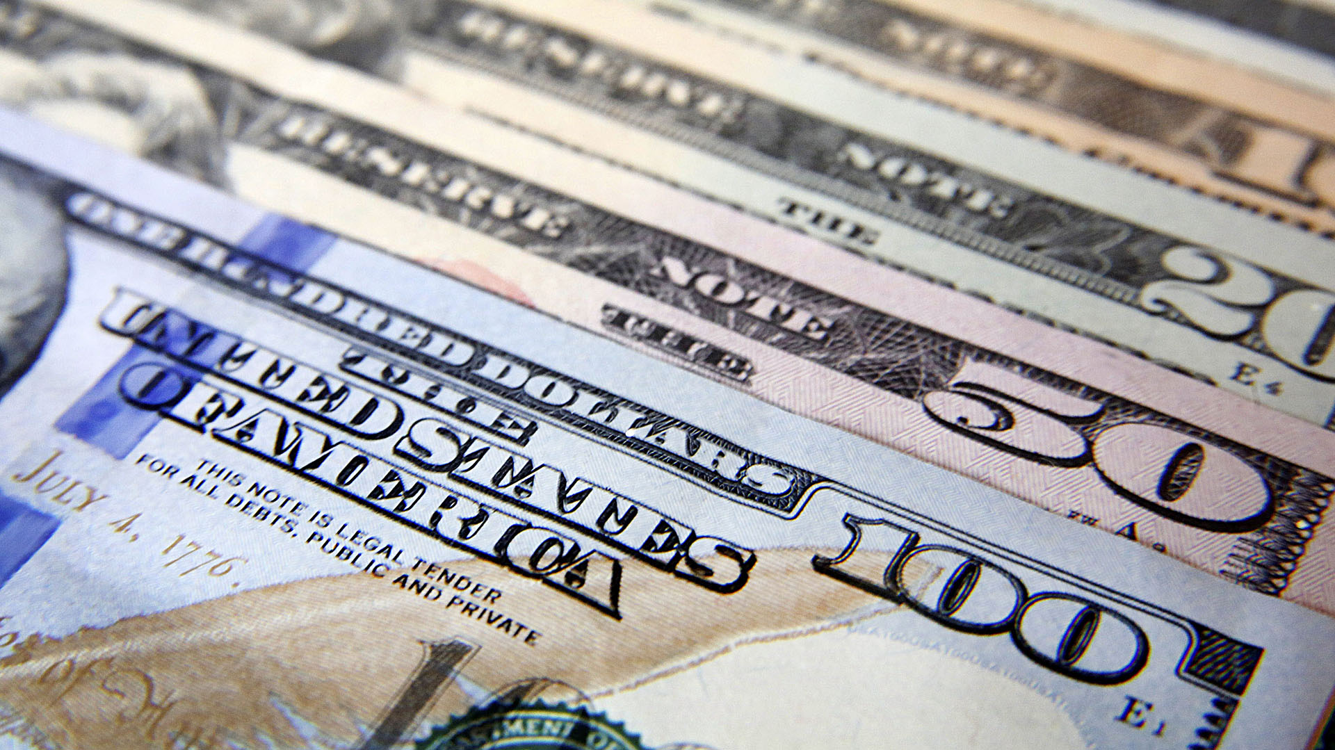 En el primer semestre el dólar subió 14,3%, frente a una inflación en torno al 30%