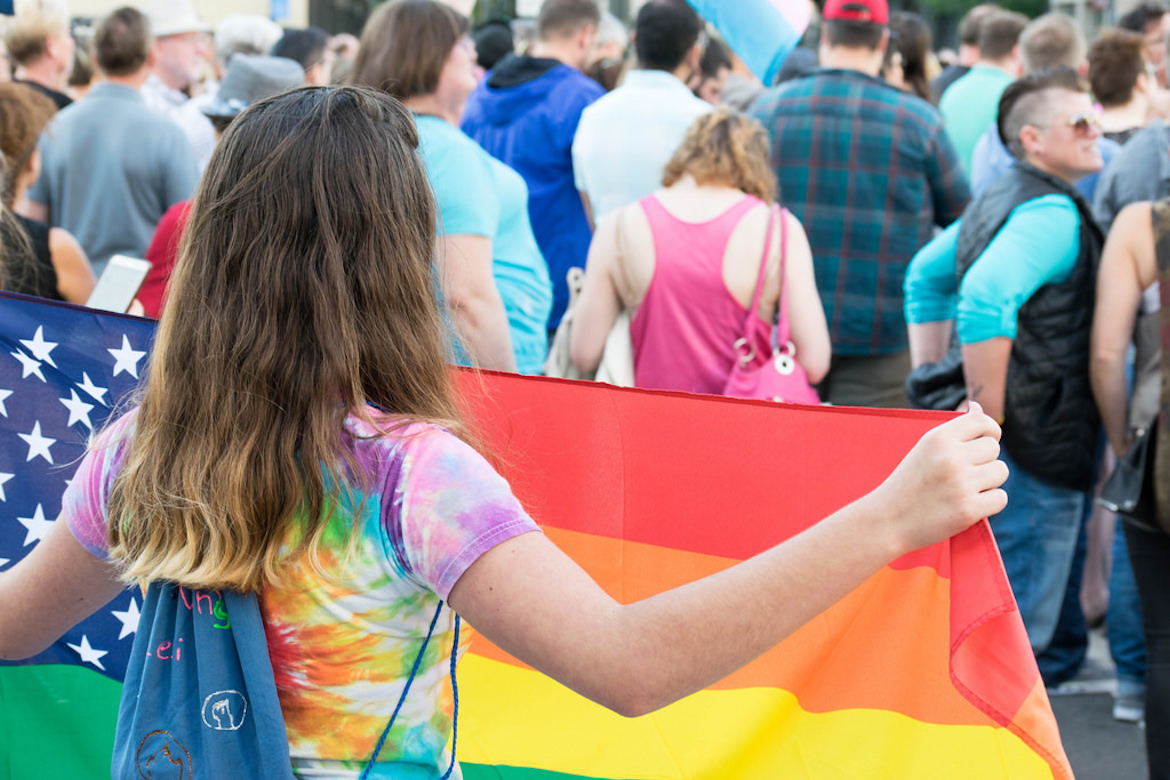 Mientras cientos de personas continúan llorando a sus seres queridos, los ataques contra la comunidad LGBTQ no cesan