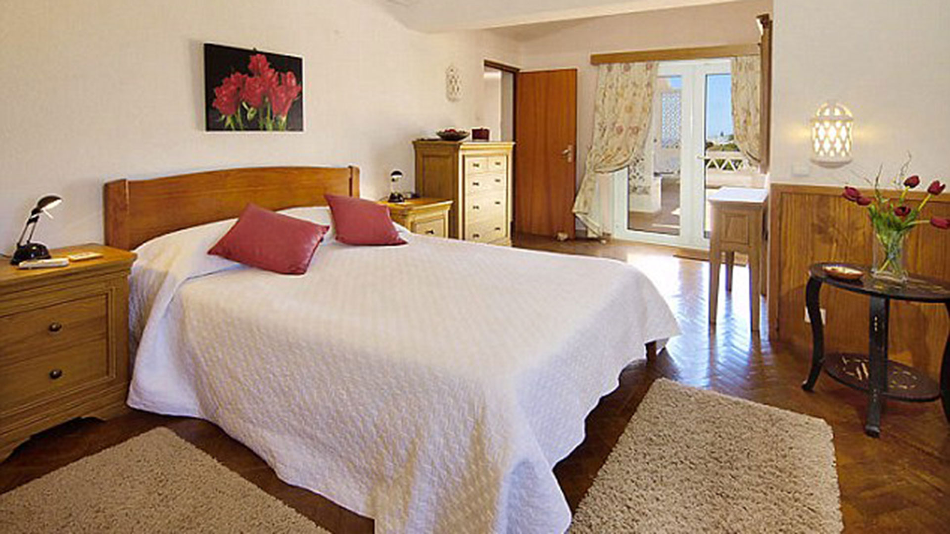 La master suite de la mansión en Praia da Luz, a pocas cuadras de donde desapareció Maddie. El pedófilo Freud pasaba allí sus veranos desde los años 80