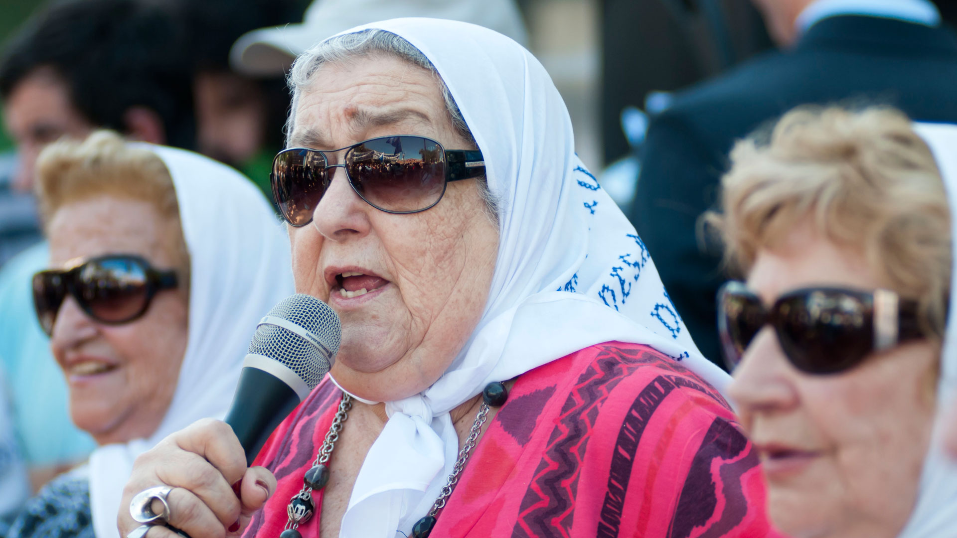 Hebe de Bonafini habla tras una ronda de las Madres de Plaza de Mayo(NA)