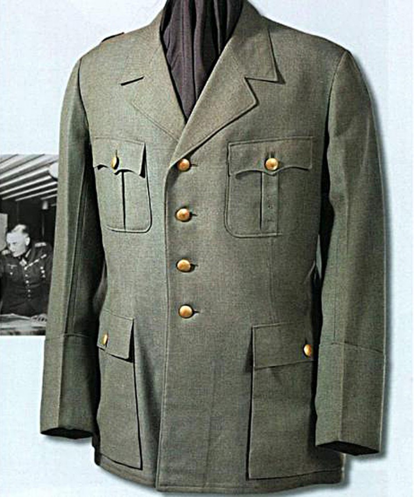 Chaqueta alemana de Adolf Hitler. (Auktionshaus Hermann Historica)