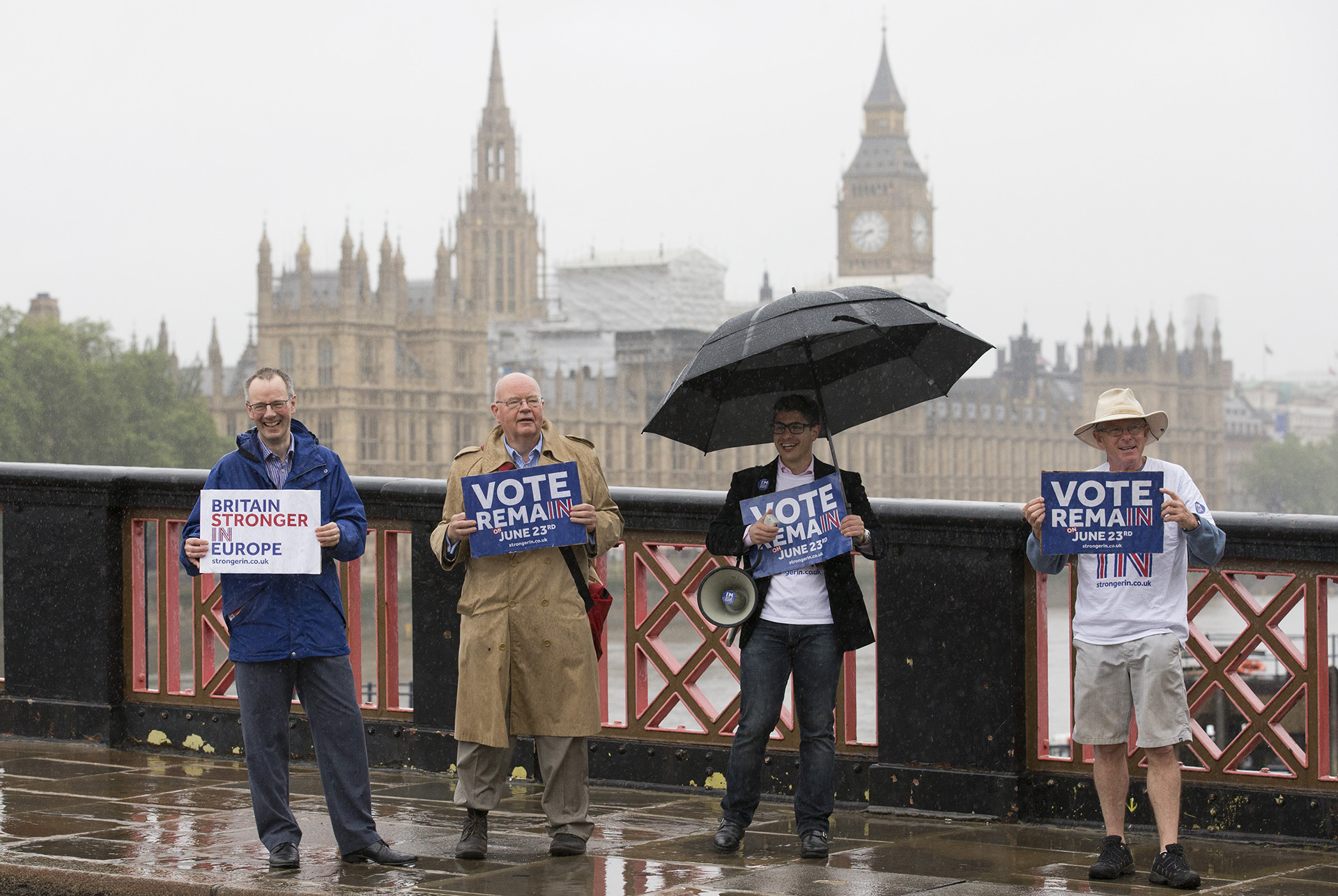 Manifestantes a favor del Remain en el histórico referendo británico