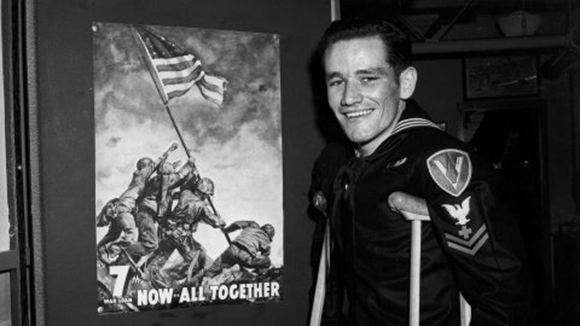 John Bradley, hasta ayer se creía que era uno de los seis marines que participaron del izamiento de la bandera en el Monte Suribachi, en Japón. Su hijo escribió un libro que fue best seller. Y Clint Eastwood rodó una película que fue un éxito con su historia