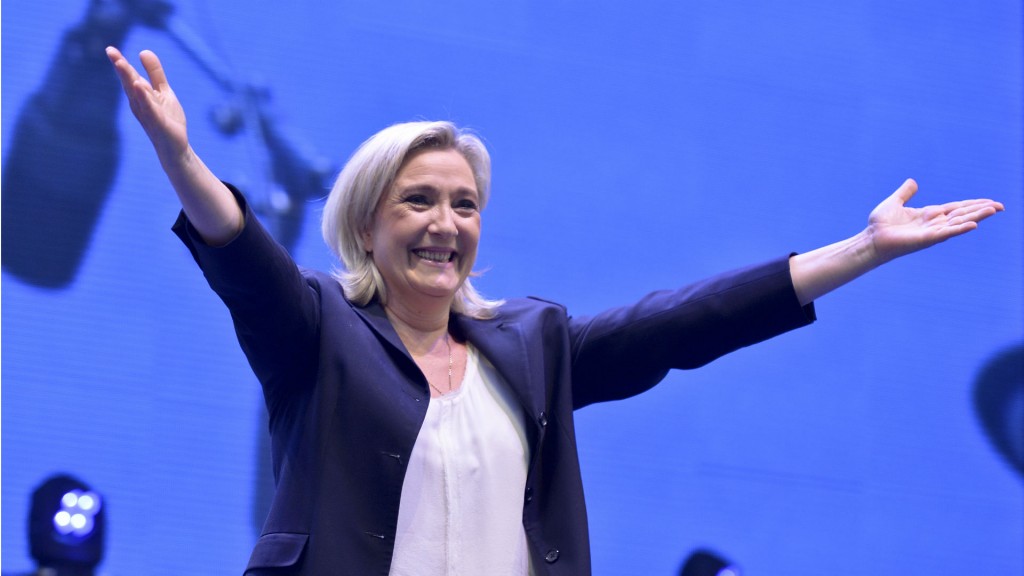 Fillon lideraba las encuestas hasta el destape del “penelopegate”; ahora la ultraderechista Marine Le Pen es la primera en intención de voto, aunque con pocas chances en segunda vuelta (AFP)