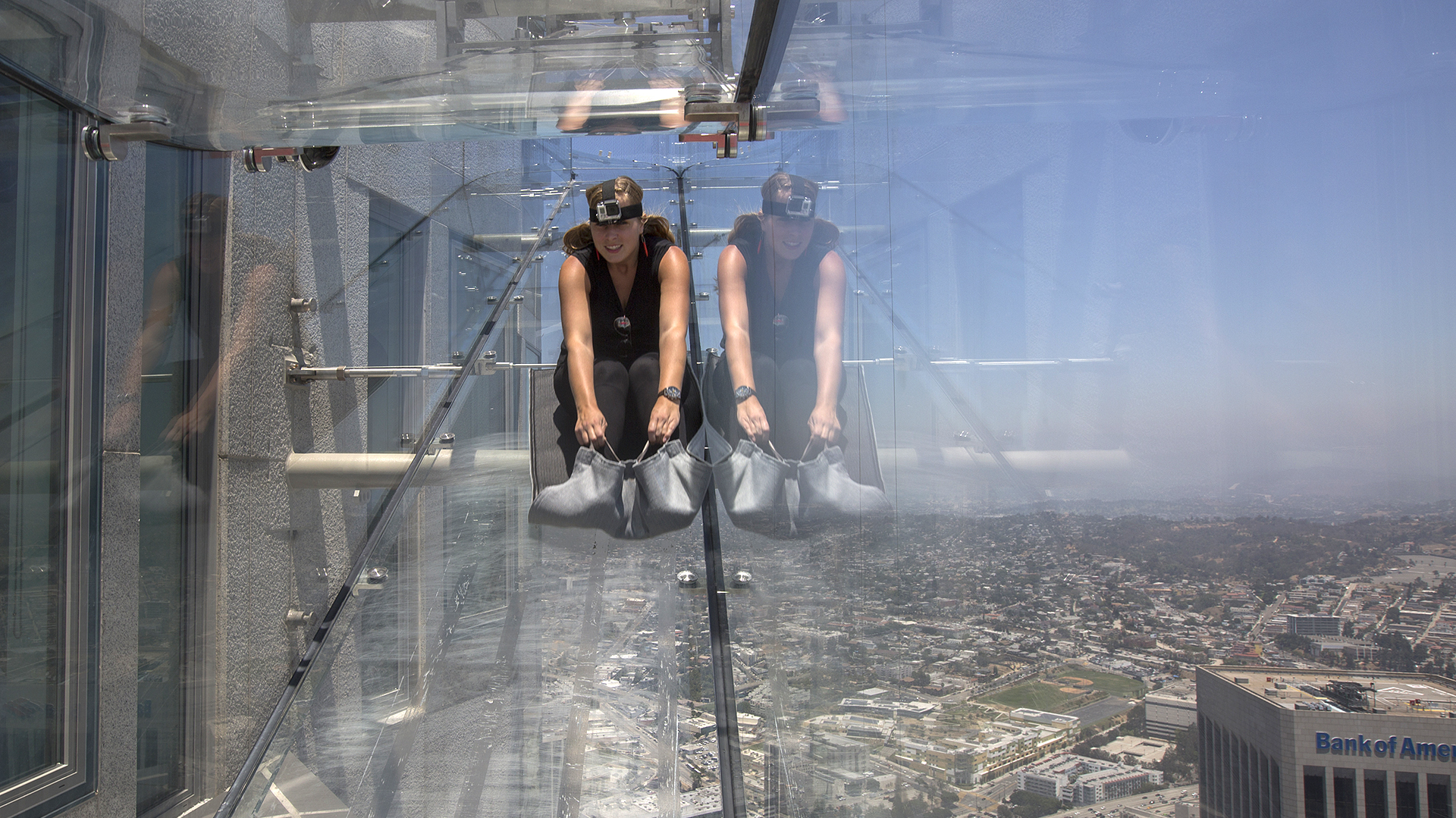 Esta nueva atreacción lleva el nombre “Skyslide”, o “tobogán del cielo”, en español (AFP)
