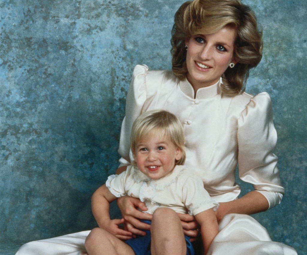 El fotógrafo de la Casa Real de Inglaterra retrató a Diana en el Palacio y al primogénito William.