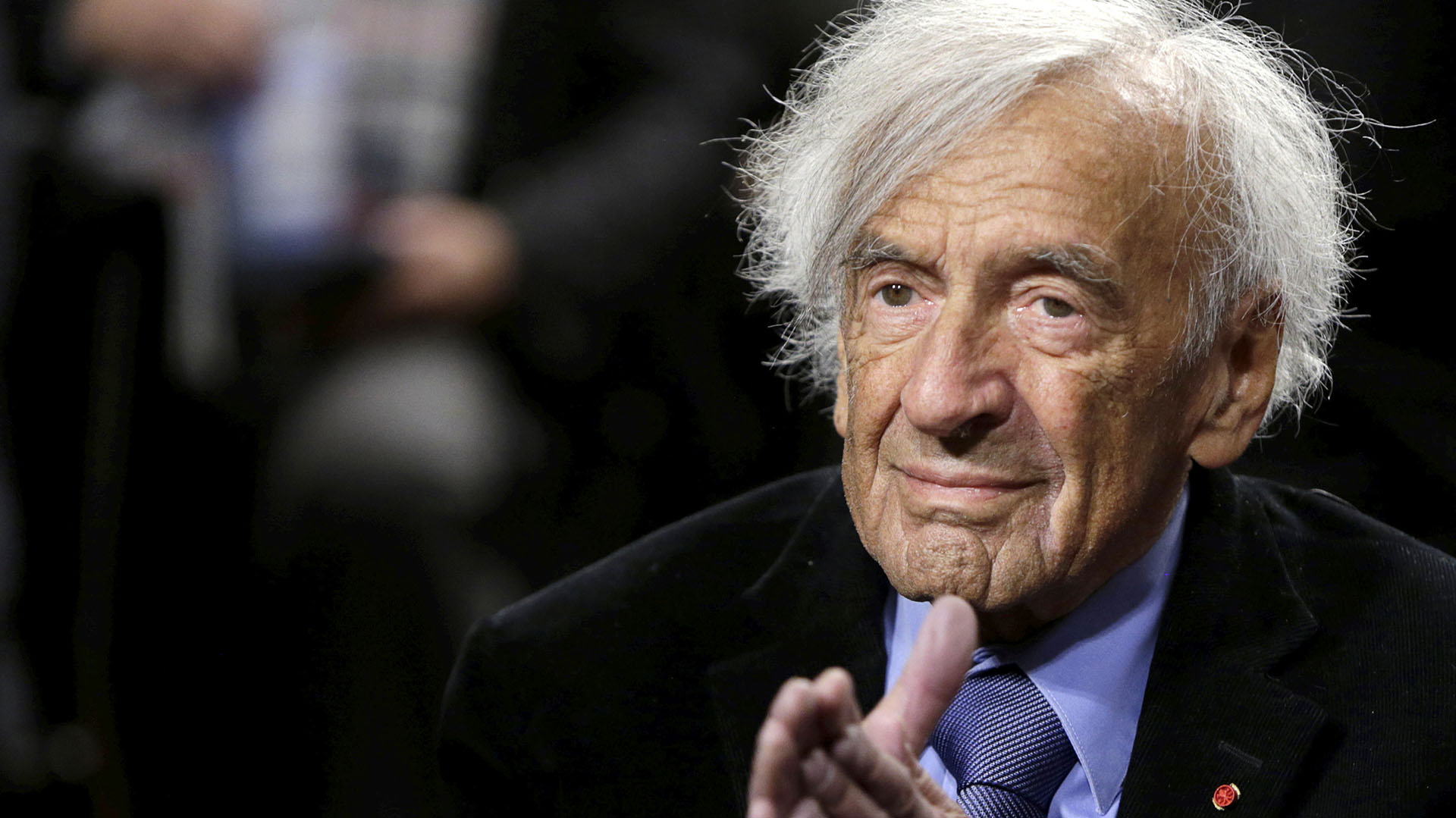 El escritor Elie Wiesel, sobreviviente del Holocausto y premio Nobel de la Paz, murió el 2 de julio en su casa en Nueva York. Tenía 87 años