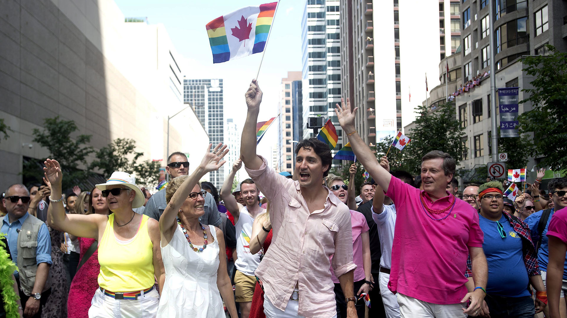 Trudeau fue el primer máximo gobernante canadiense en participar en un desfile por el orgullo gay (AP)